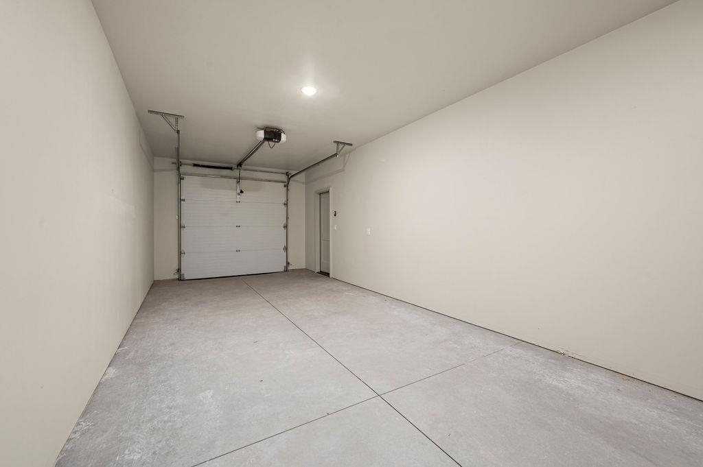 403 Clements Way Property Photo 34