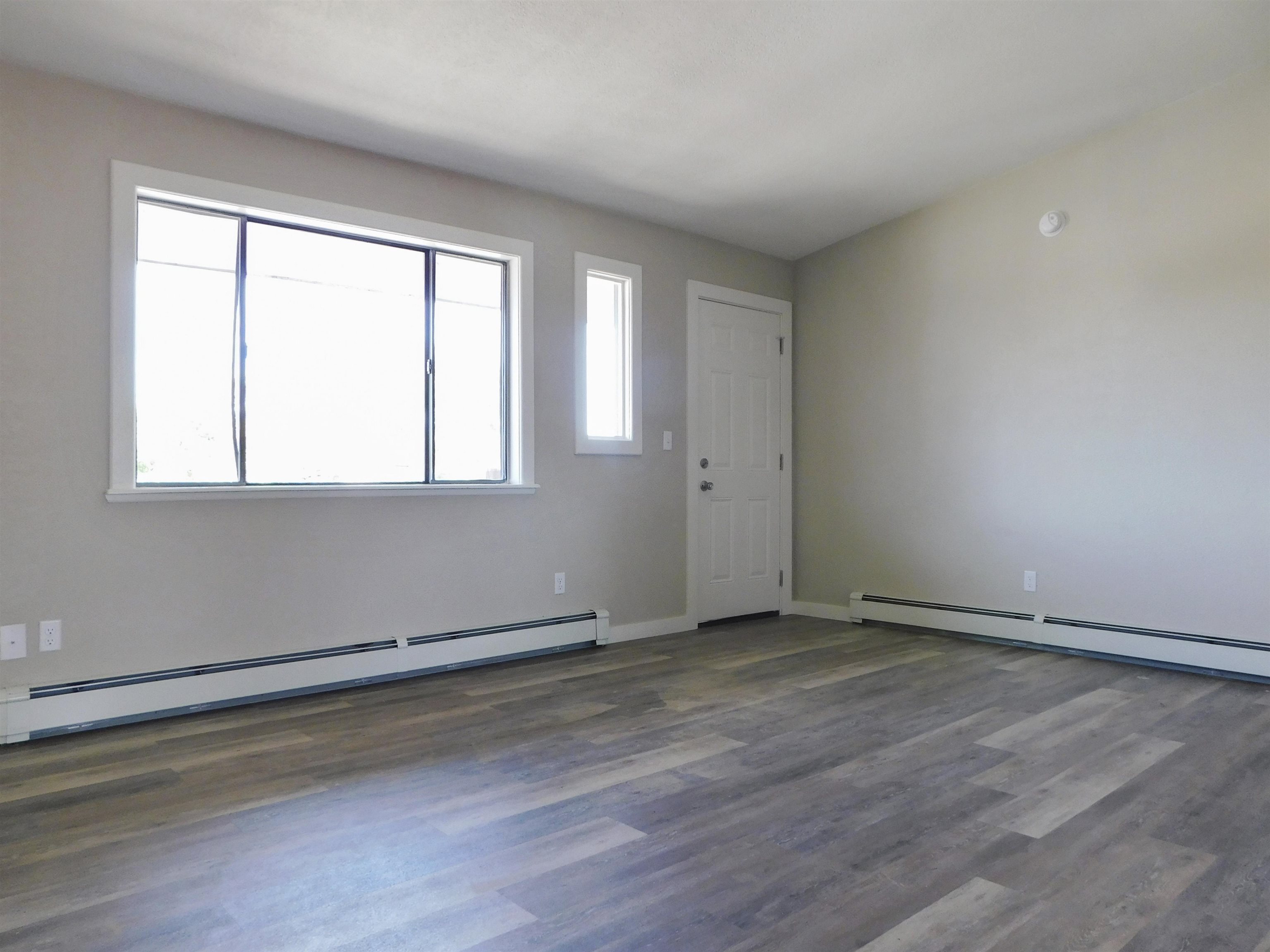 566 1/2 Garfield Drive Property Photo 2