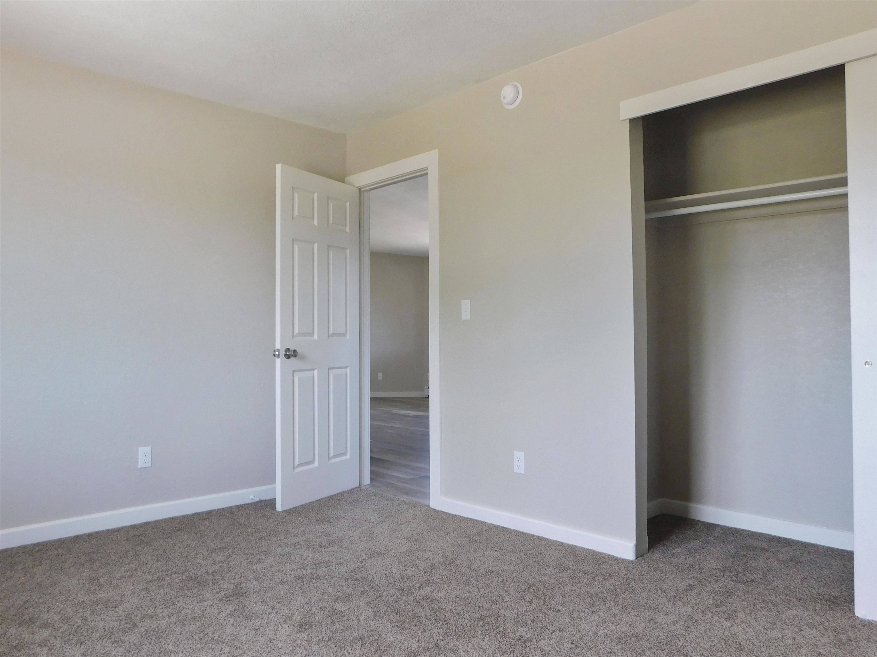 566 1/2 Garfield Drive Property Photo 7