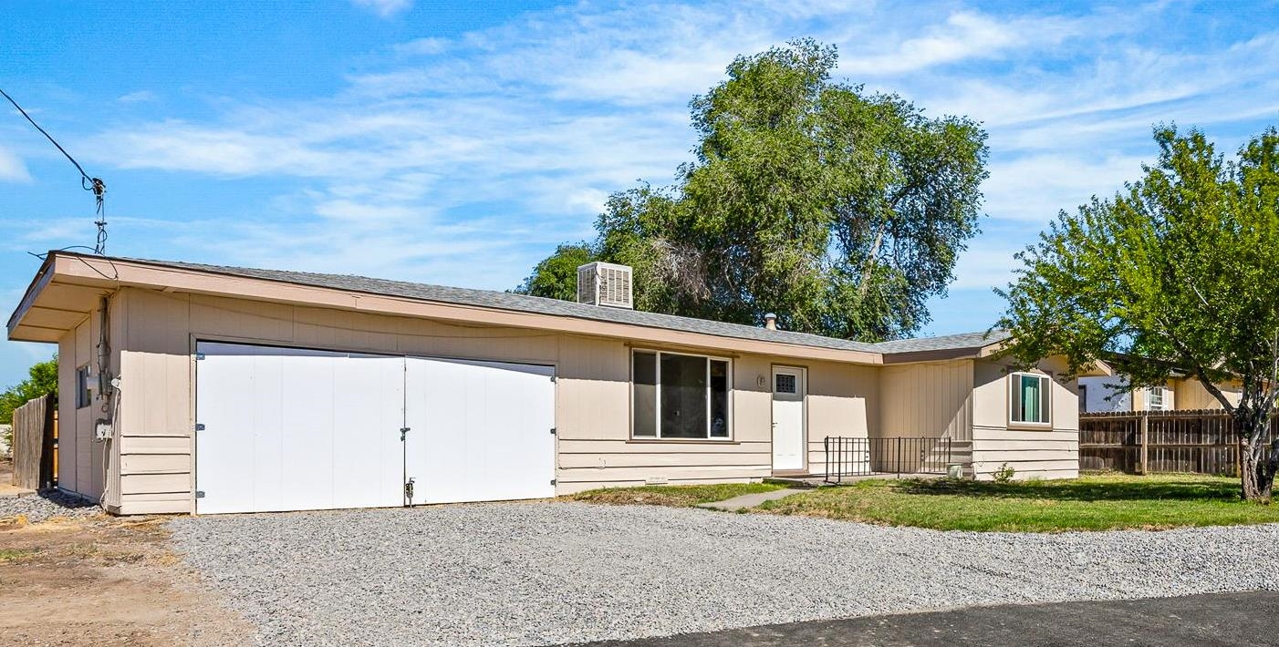 653 1/2 25 Road Property Photo 1