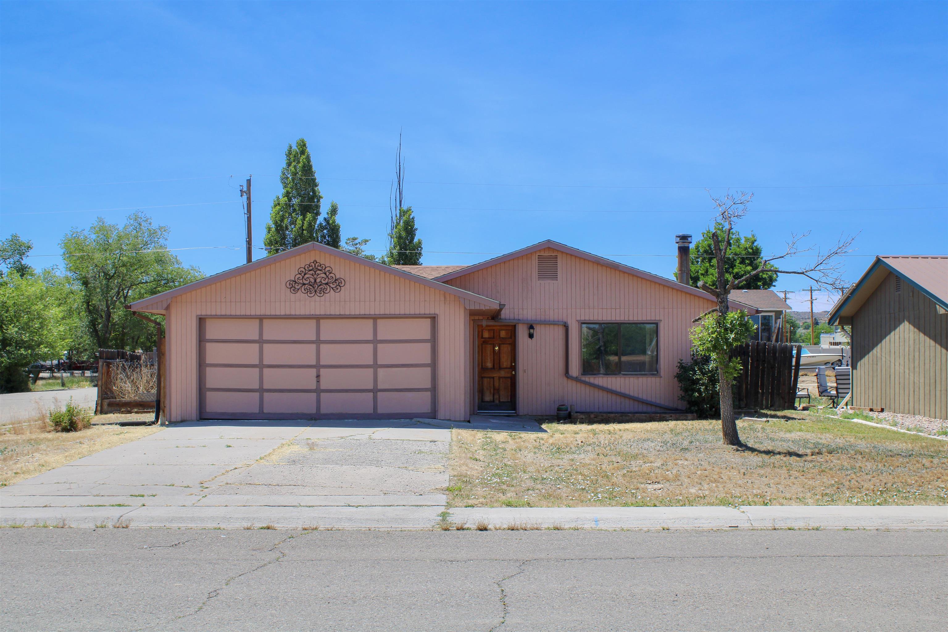 255 E Raven Avenue Property Photo 1