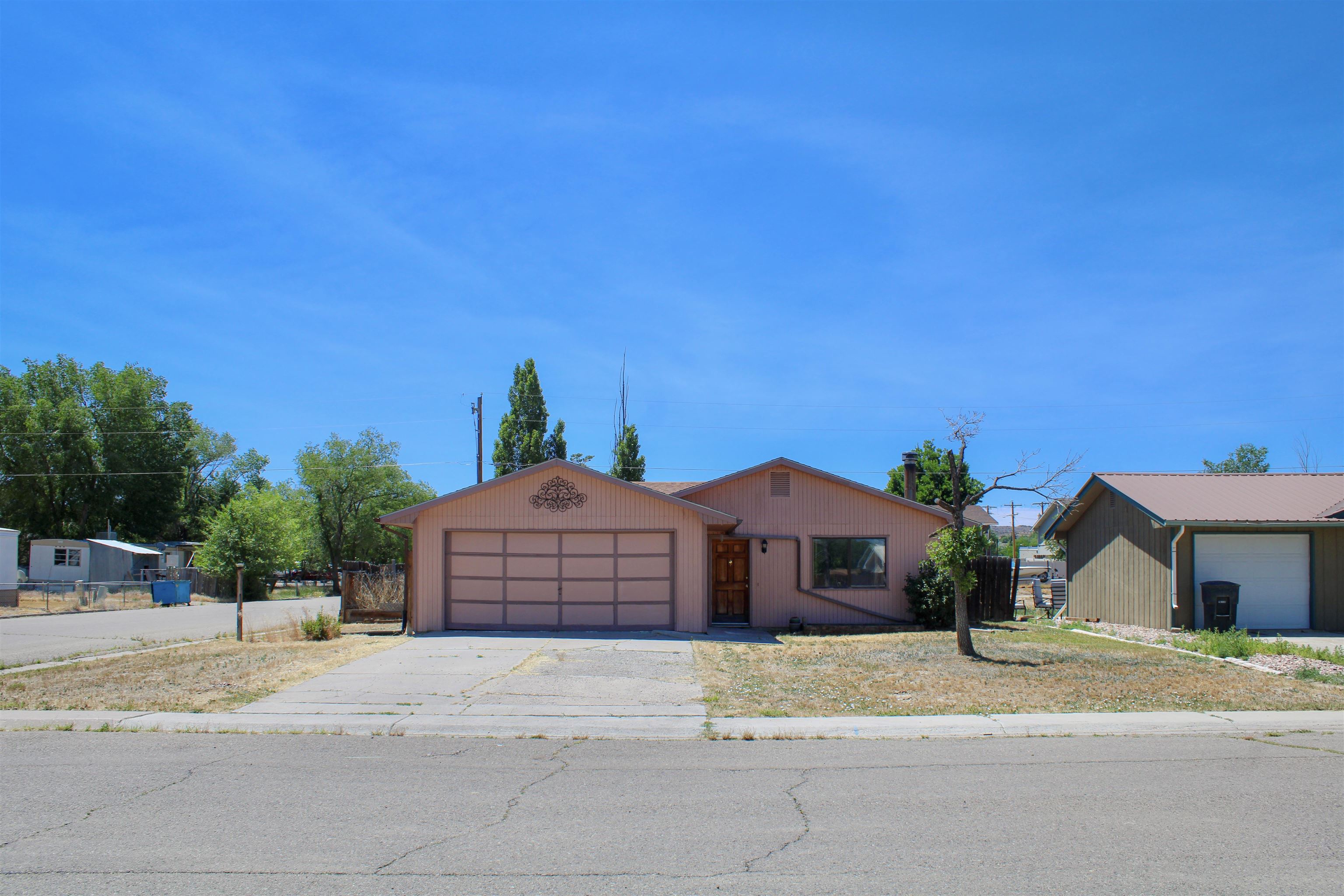 255 E Raven Avenue Property Photo 2