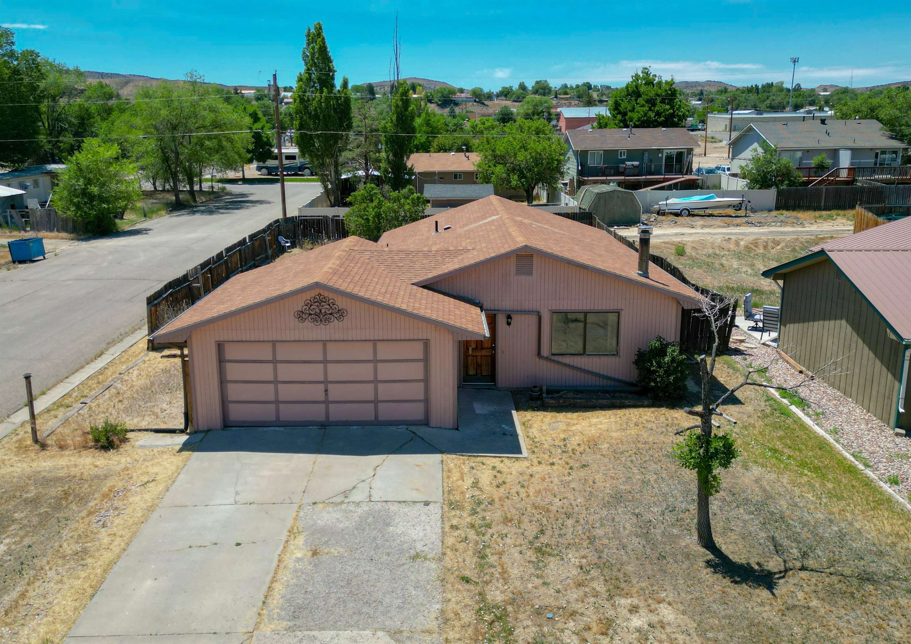 255 E Raven Avenue Property Photo 6