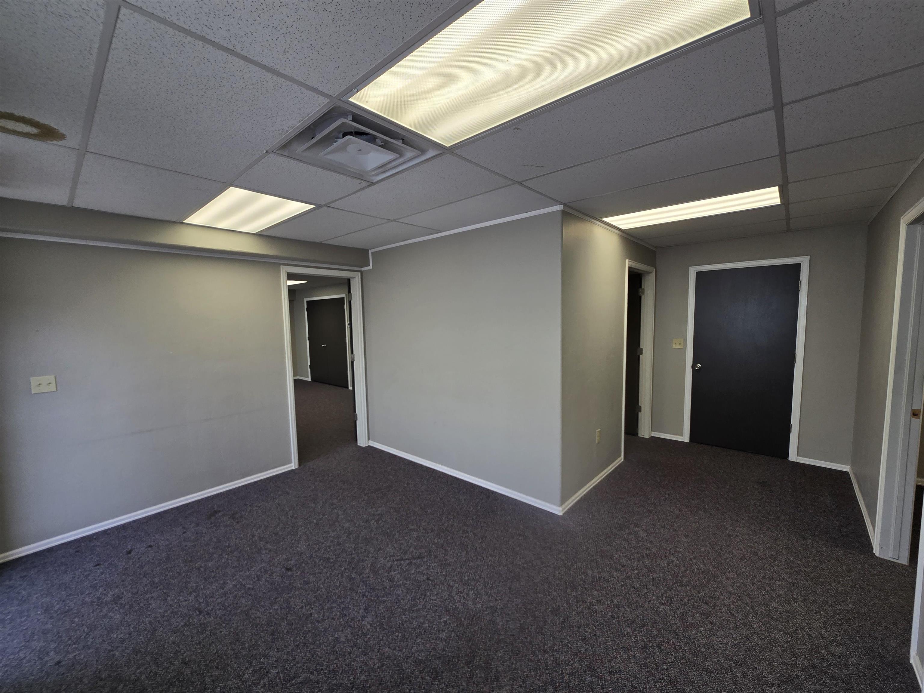 529 E Grand Avenue Property Photo 5