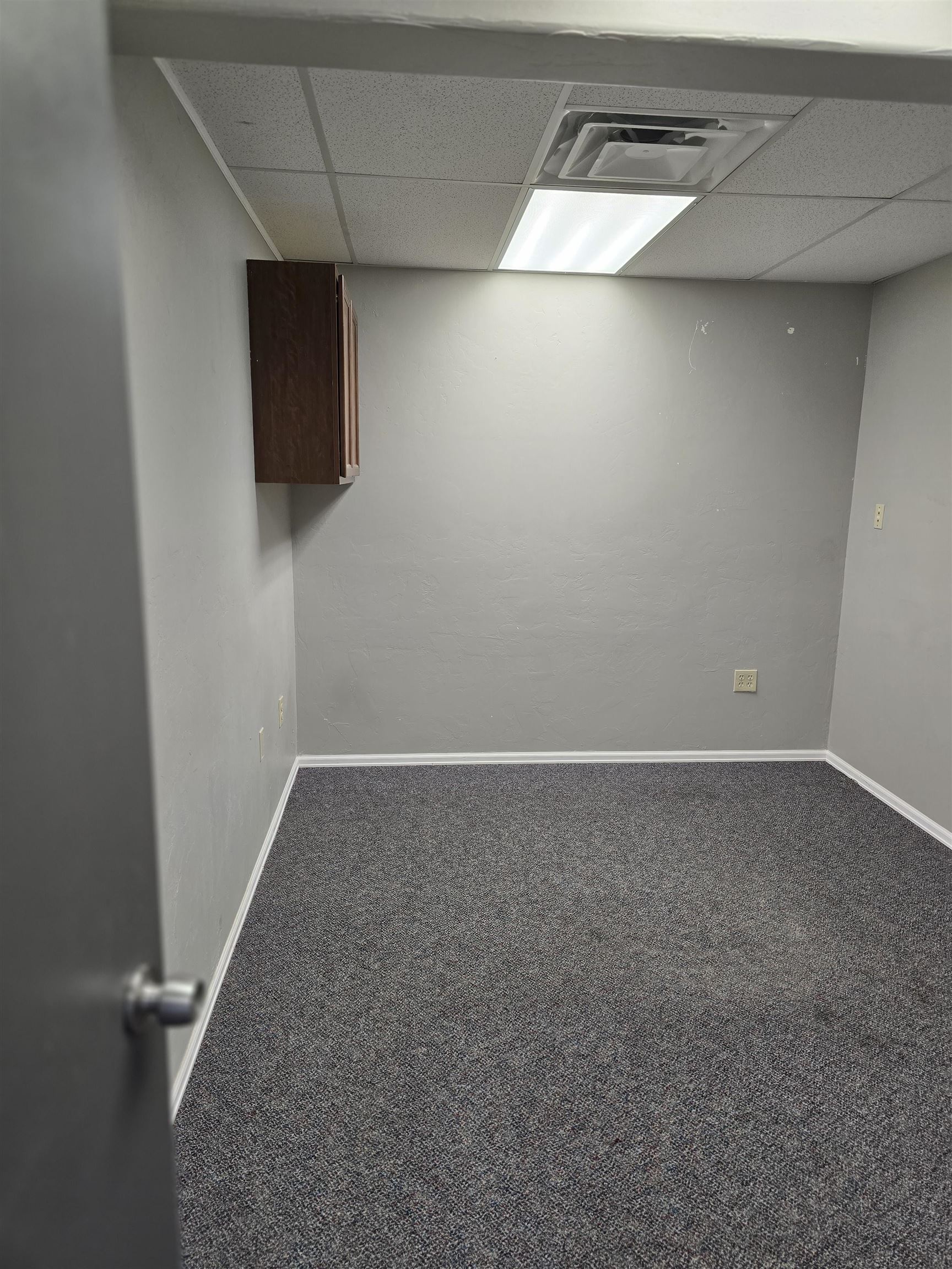 529 E Grand Avenue Property Photo 16