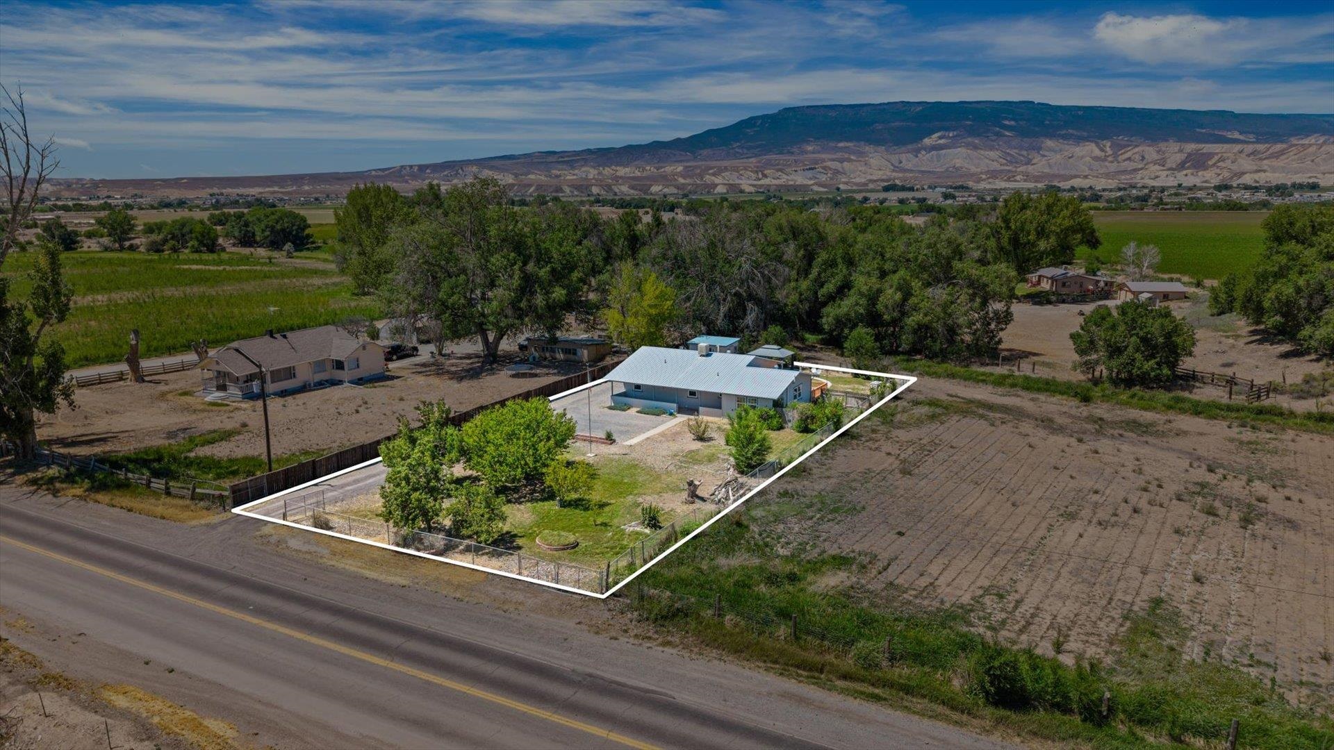 14037 G Road Property Photo 3