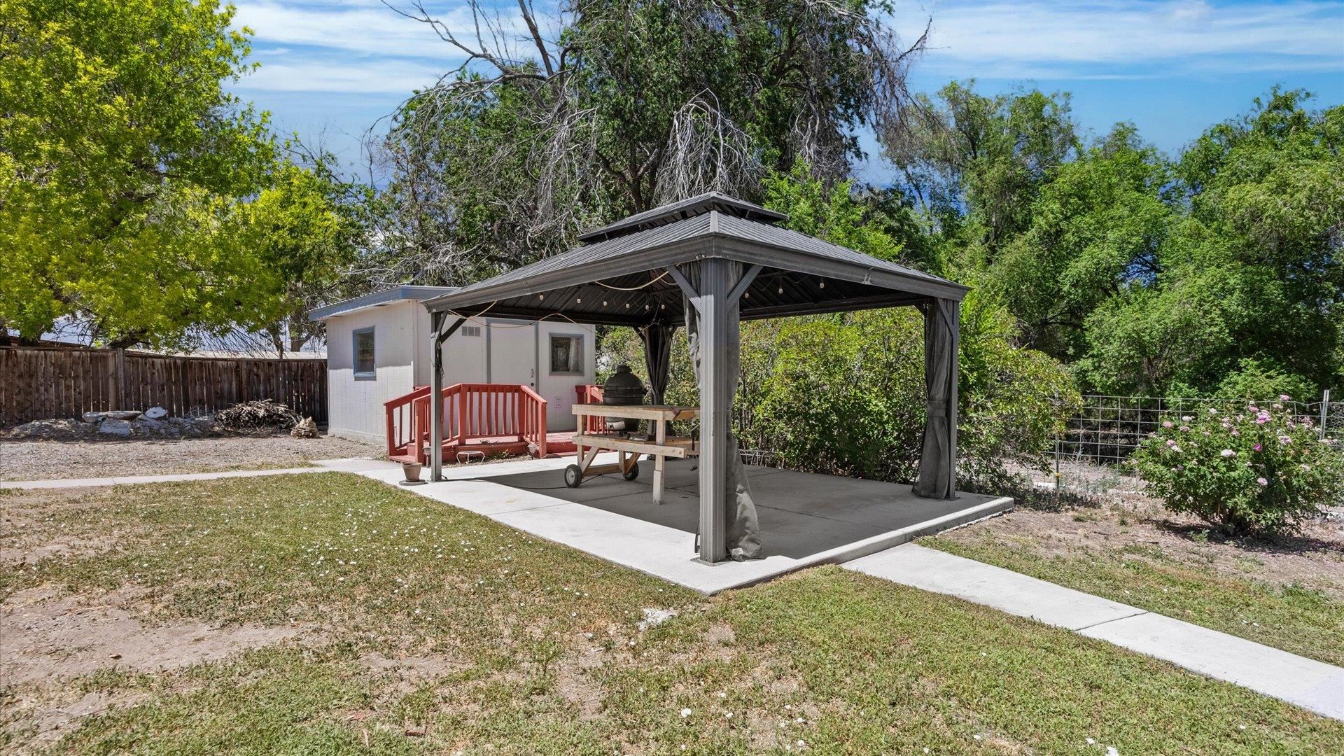 14037 G Road Property Photo 27