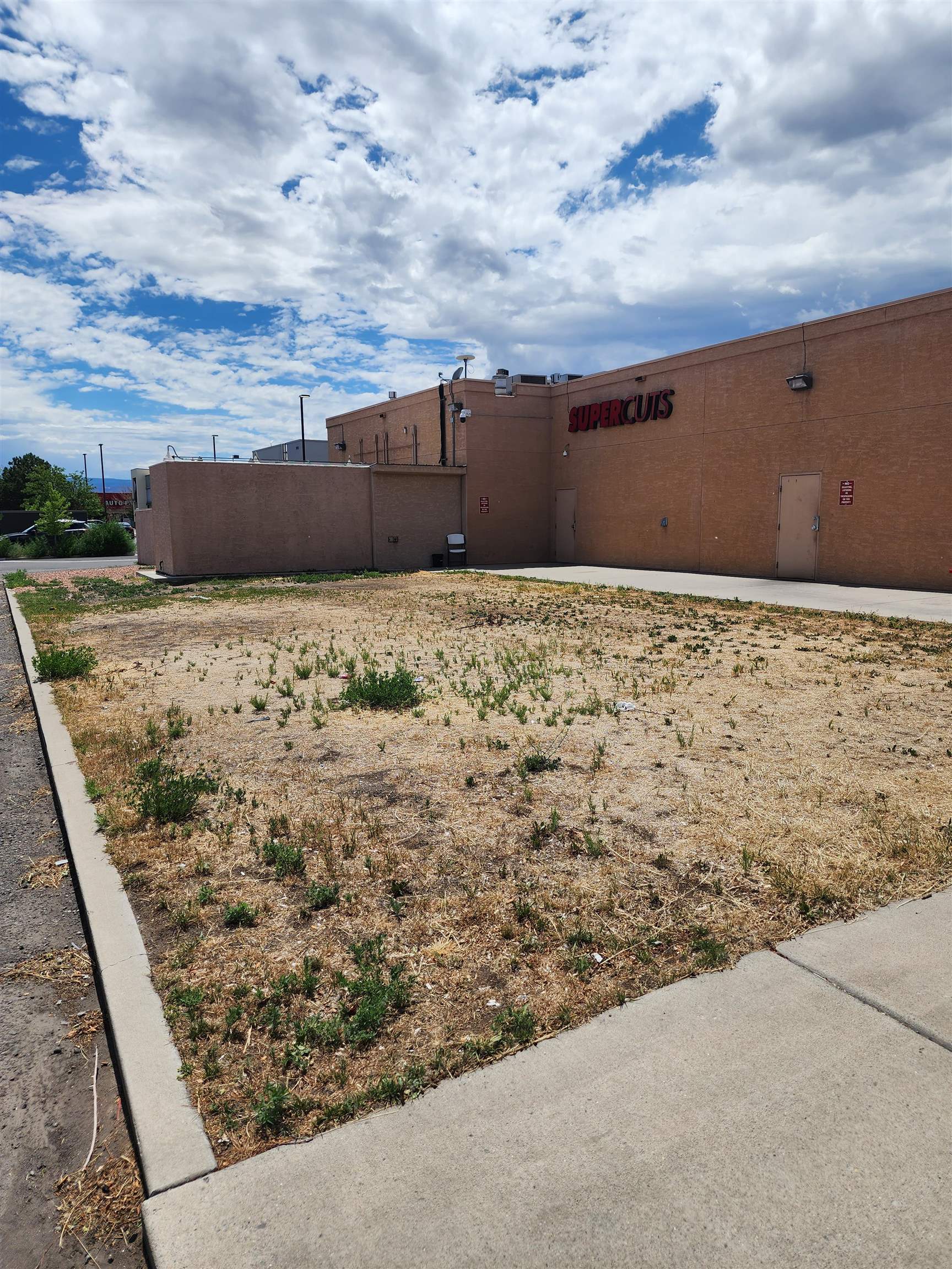 3235 I-70 Business Loop Property Photo 2
