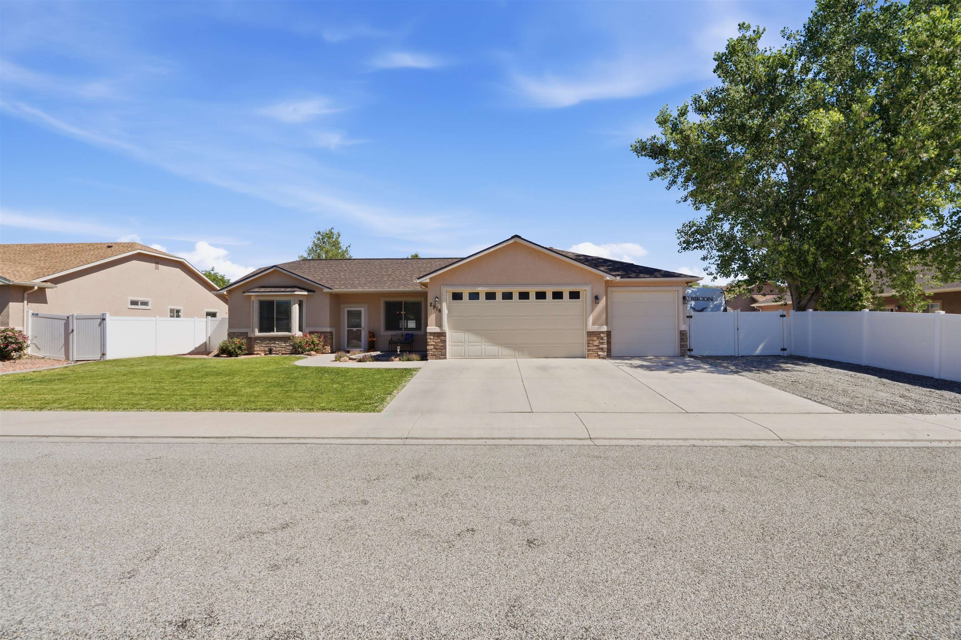 2916 Brook View Lane Property Photo 1