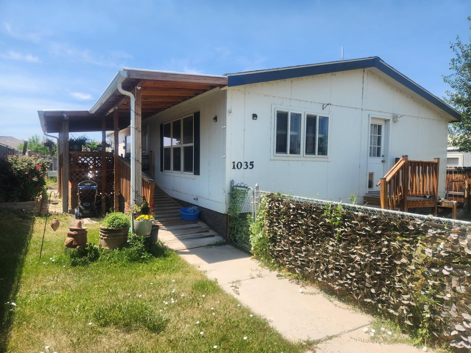 1035 Gilsonite Avenue Property Photo 1