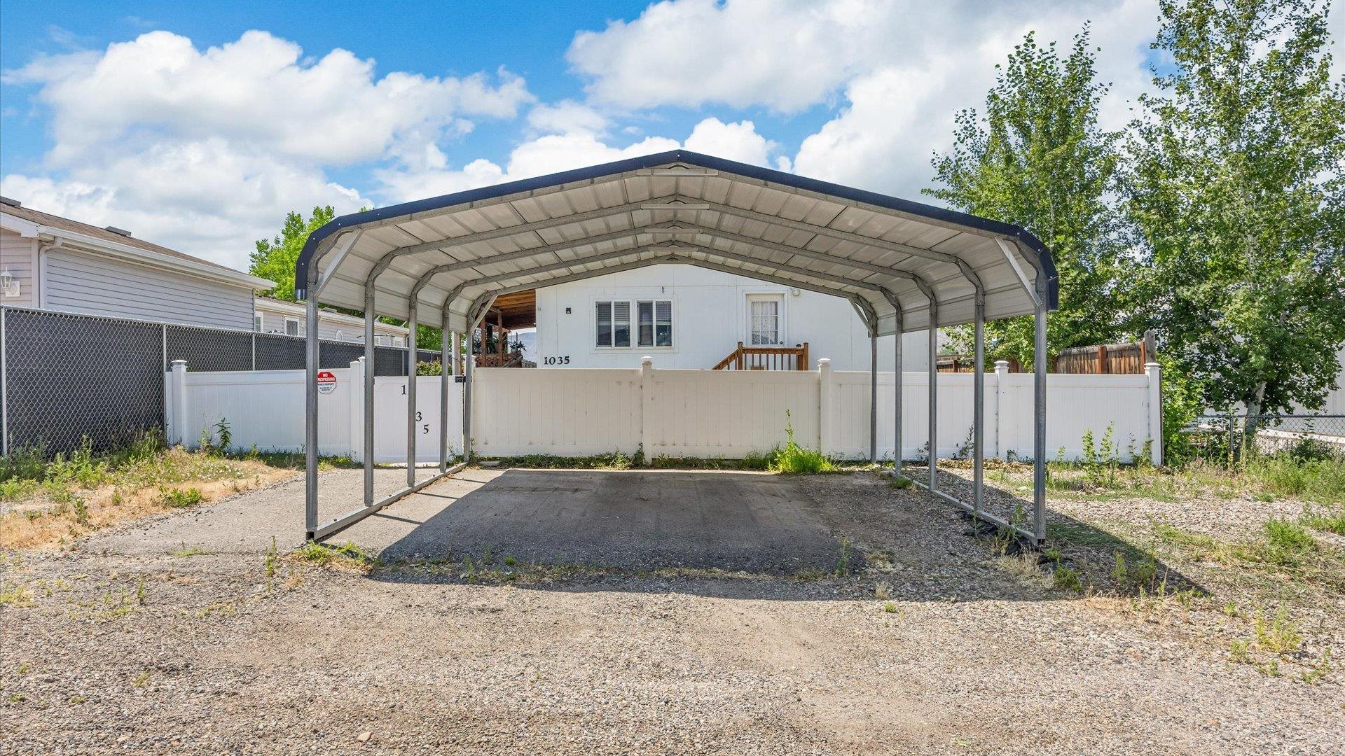 1035 Gilsonite Avenue Property Photo 4