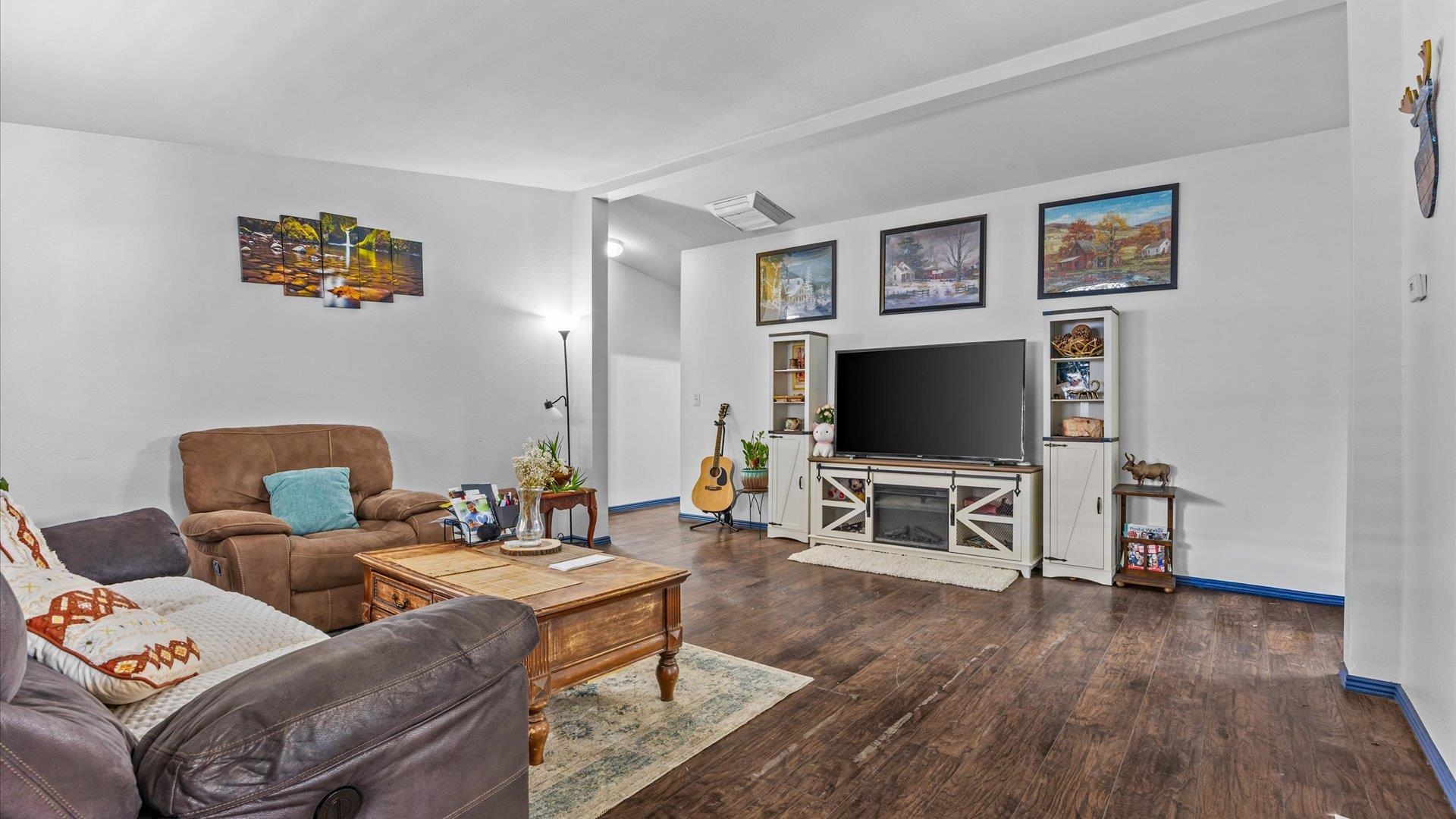 1035 Gilsonite Avenue Property Photo 6