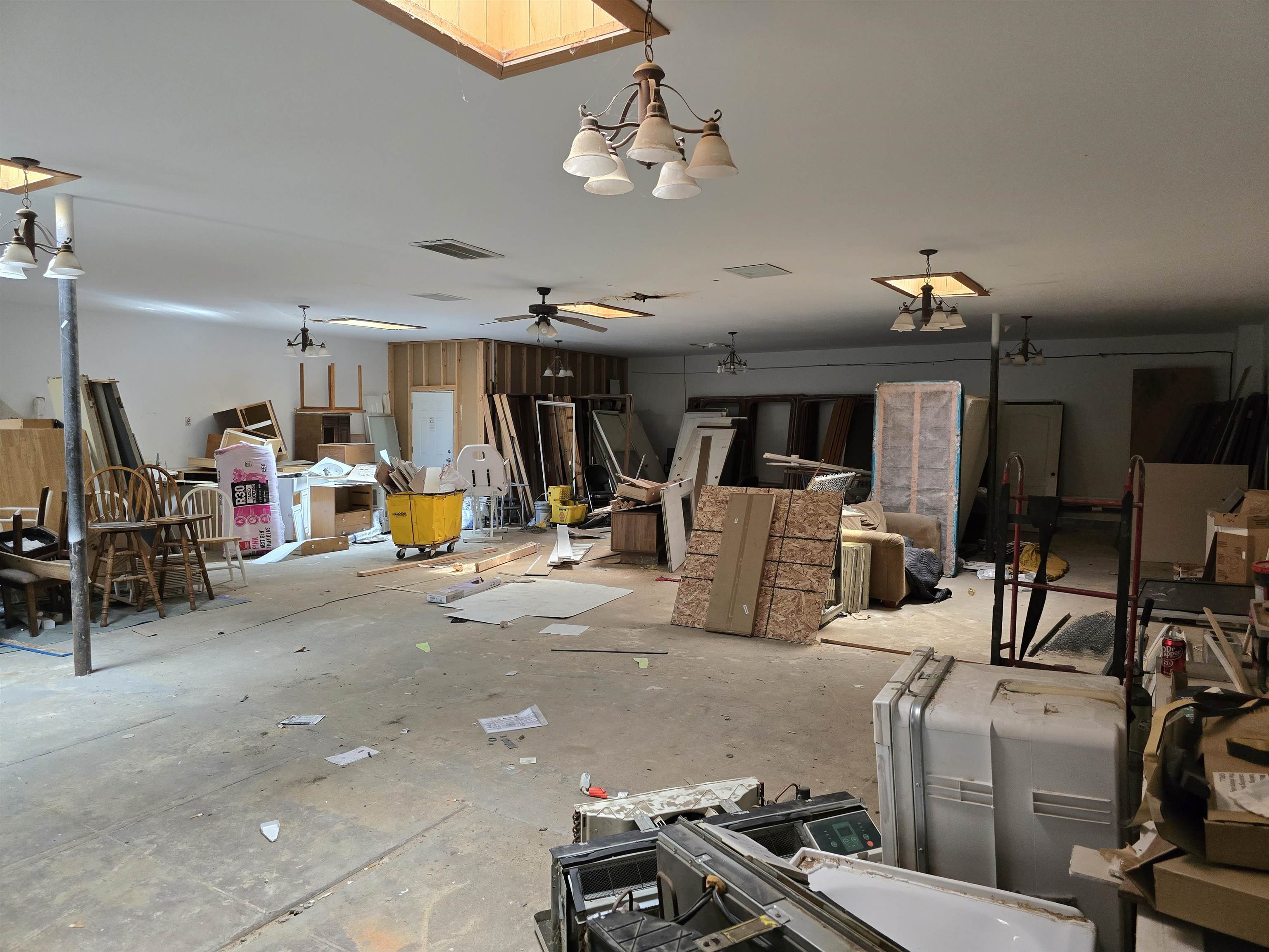 1600 North Avenue Property Photo 2