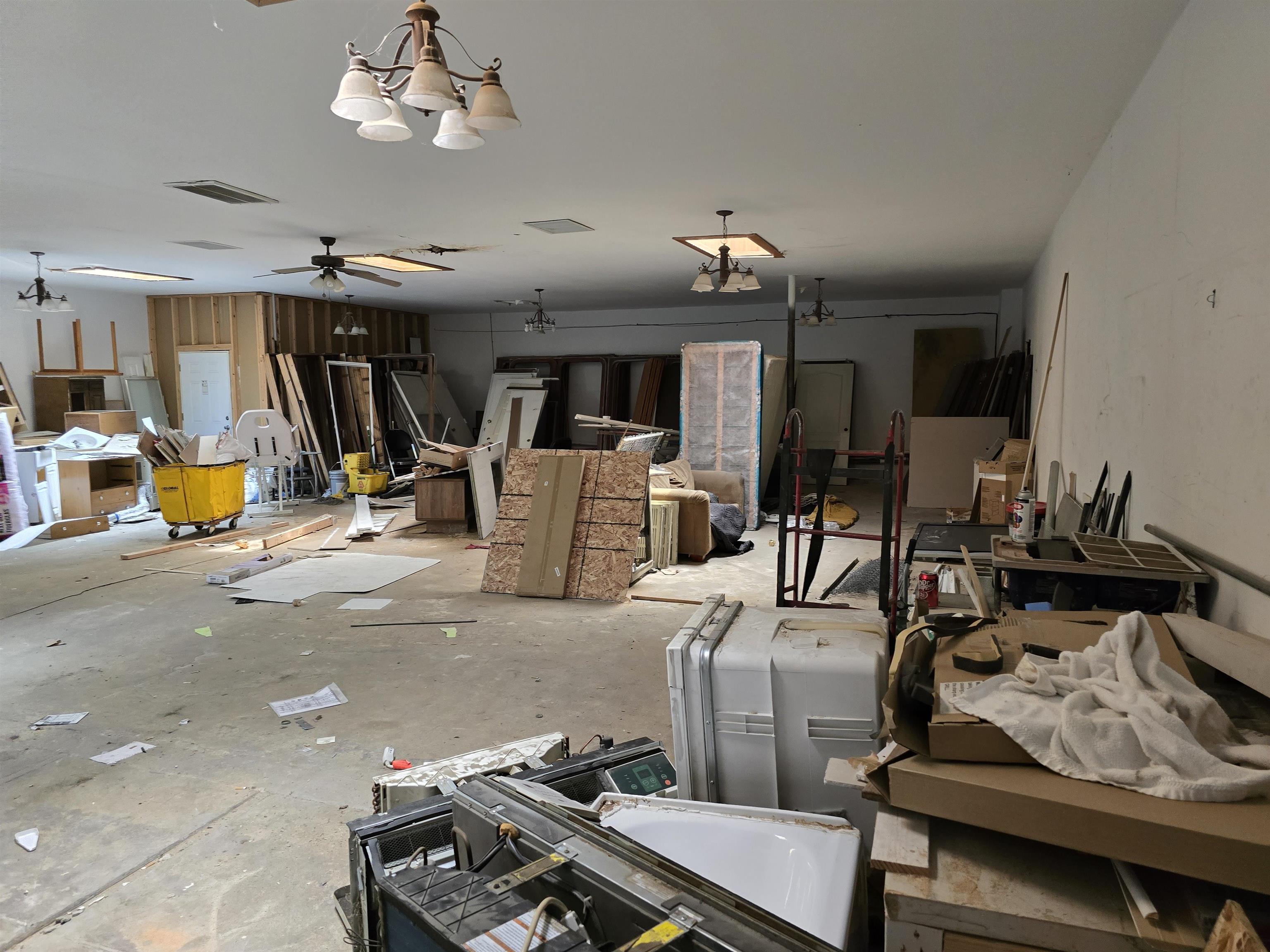 1600 North Avenue Property Photo 3