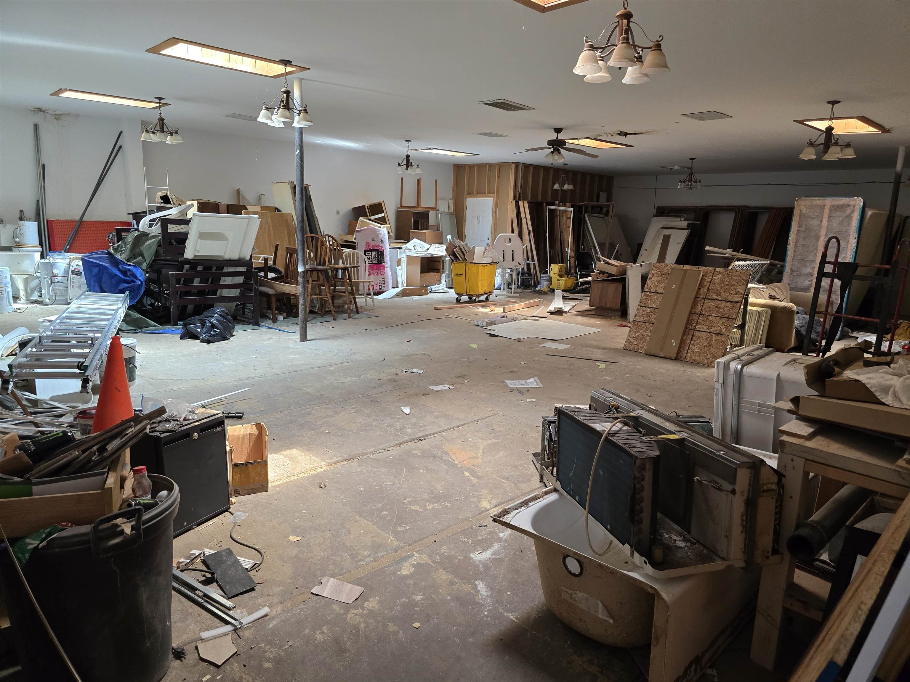 1600 North Avenue Property Photo 4