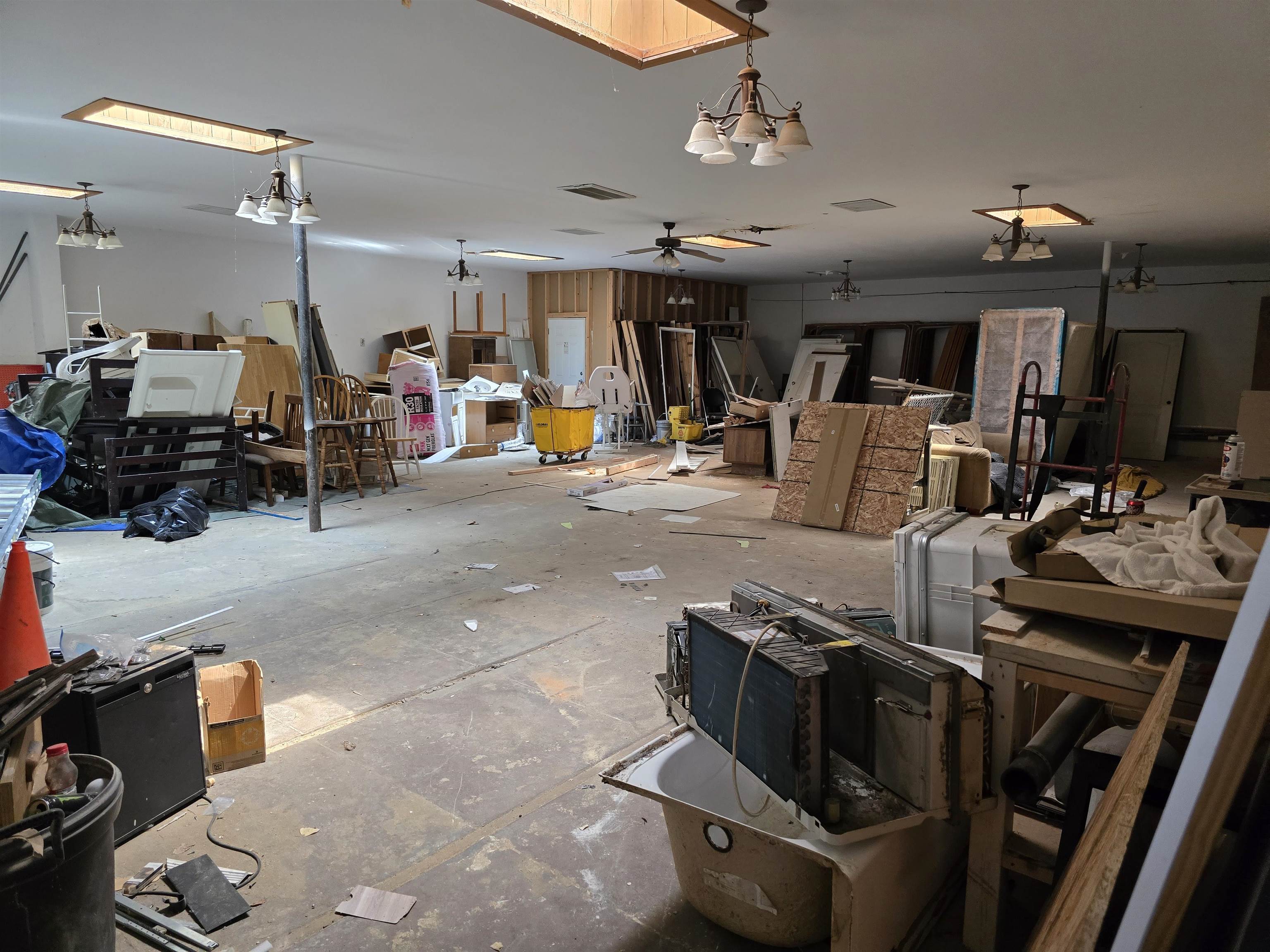 1600 North Avenue Property Photo 5