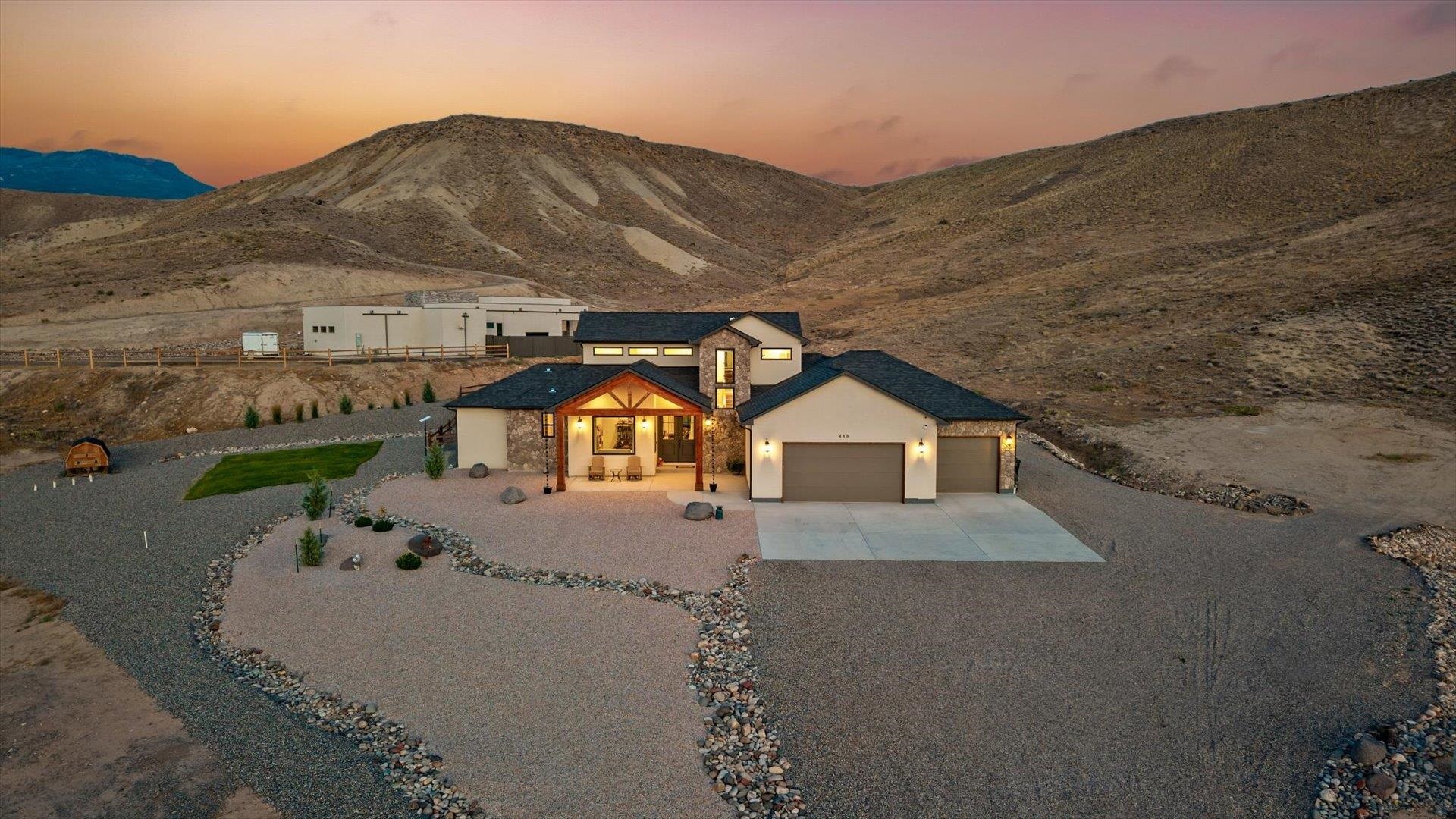 480 Desert Bluff Court Property Photo 2