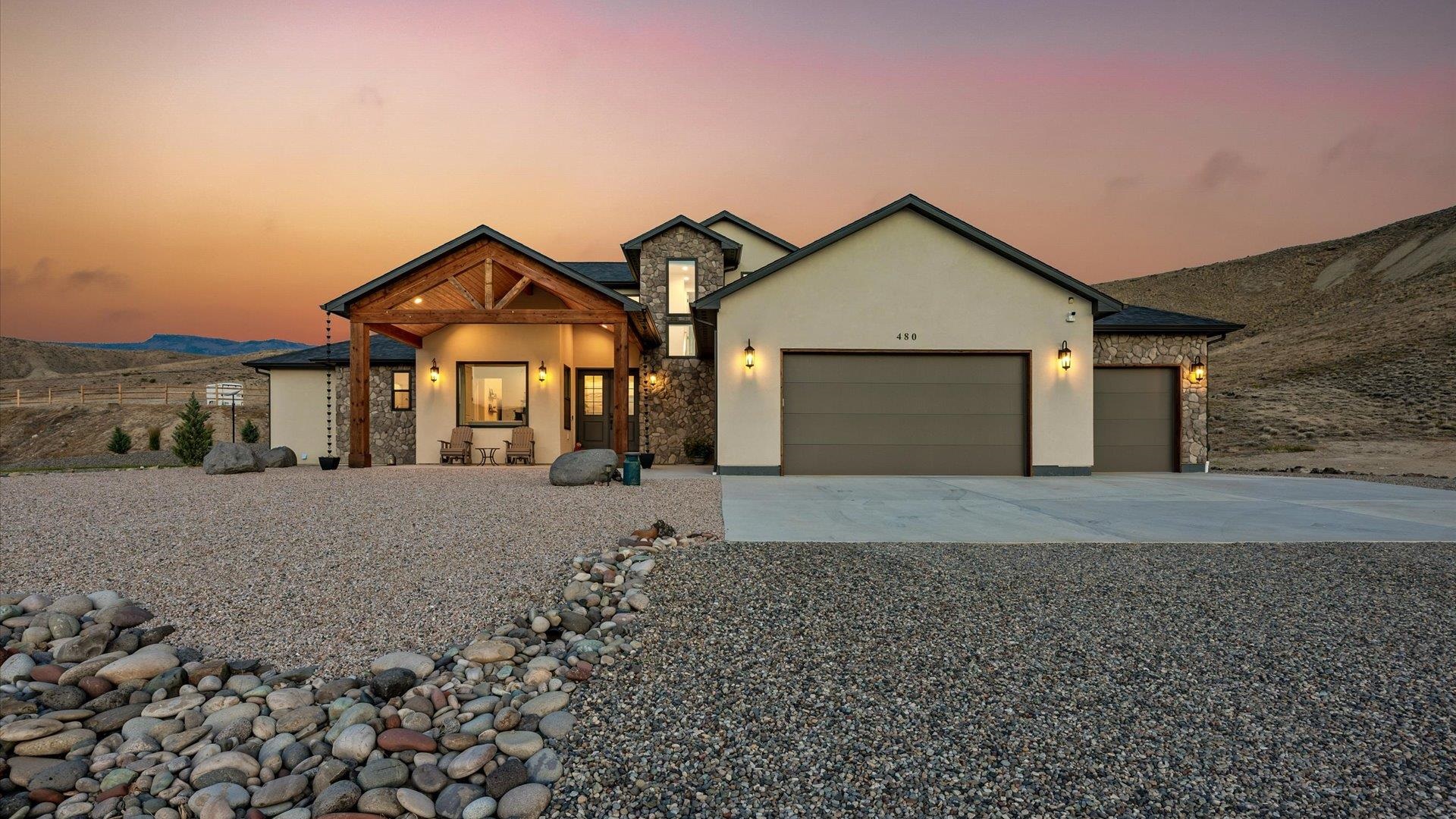 480 Desert Bluff Court Property Photo 3