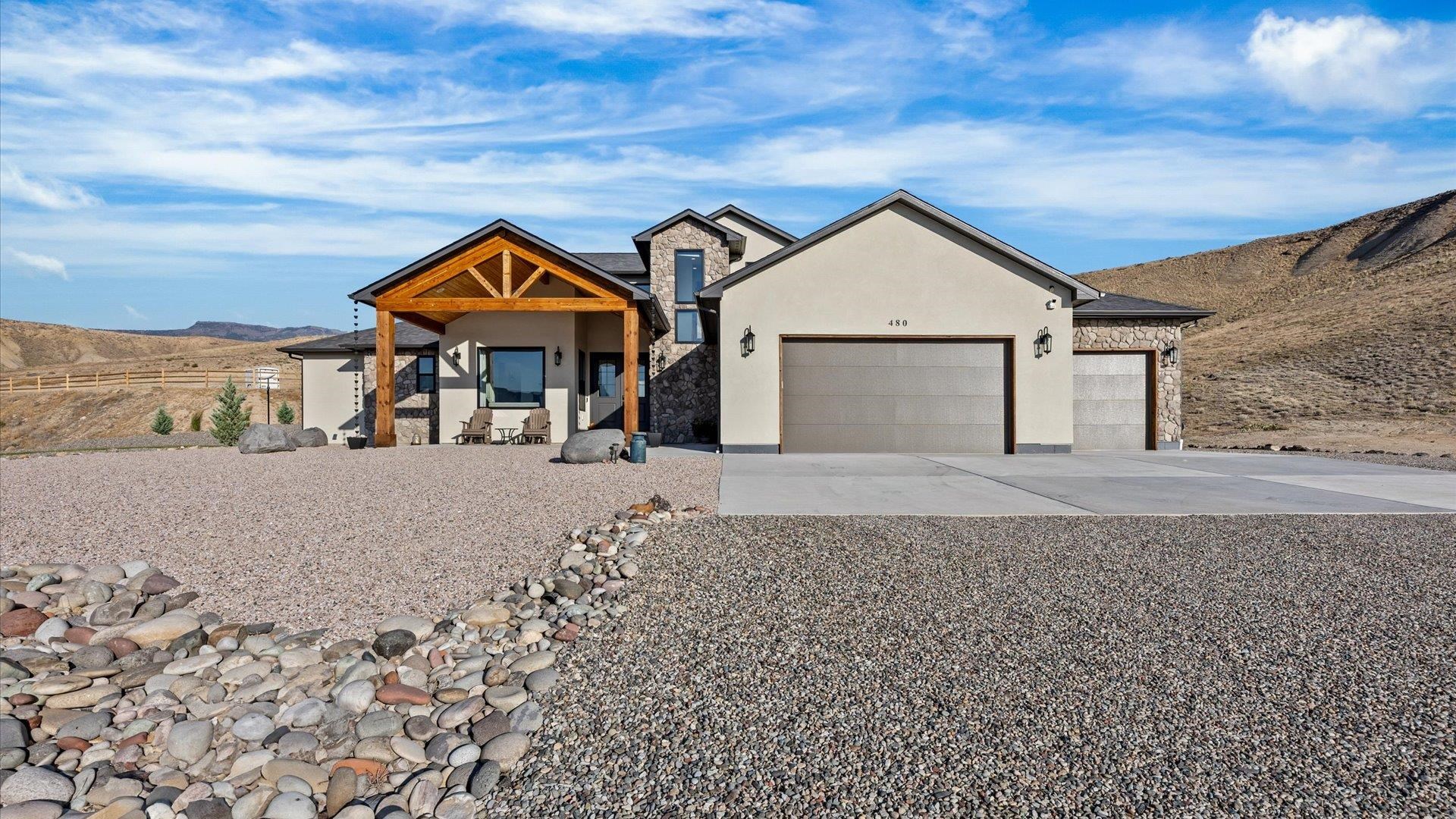 480 Desert Bluff Court Property Photo 4