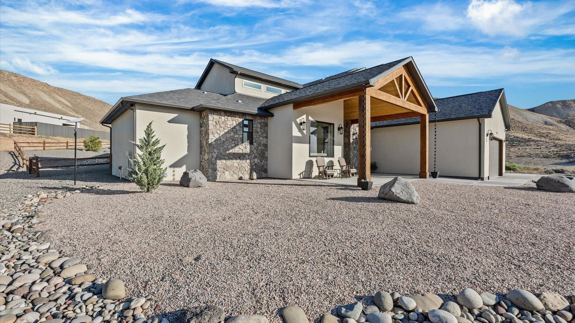 480 Desert Bluff Court Property Photo 5