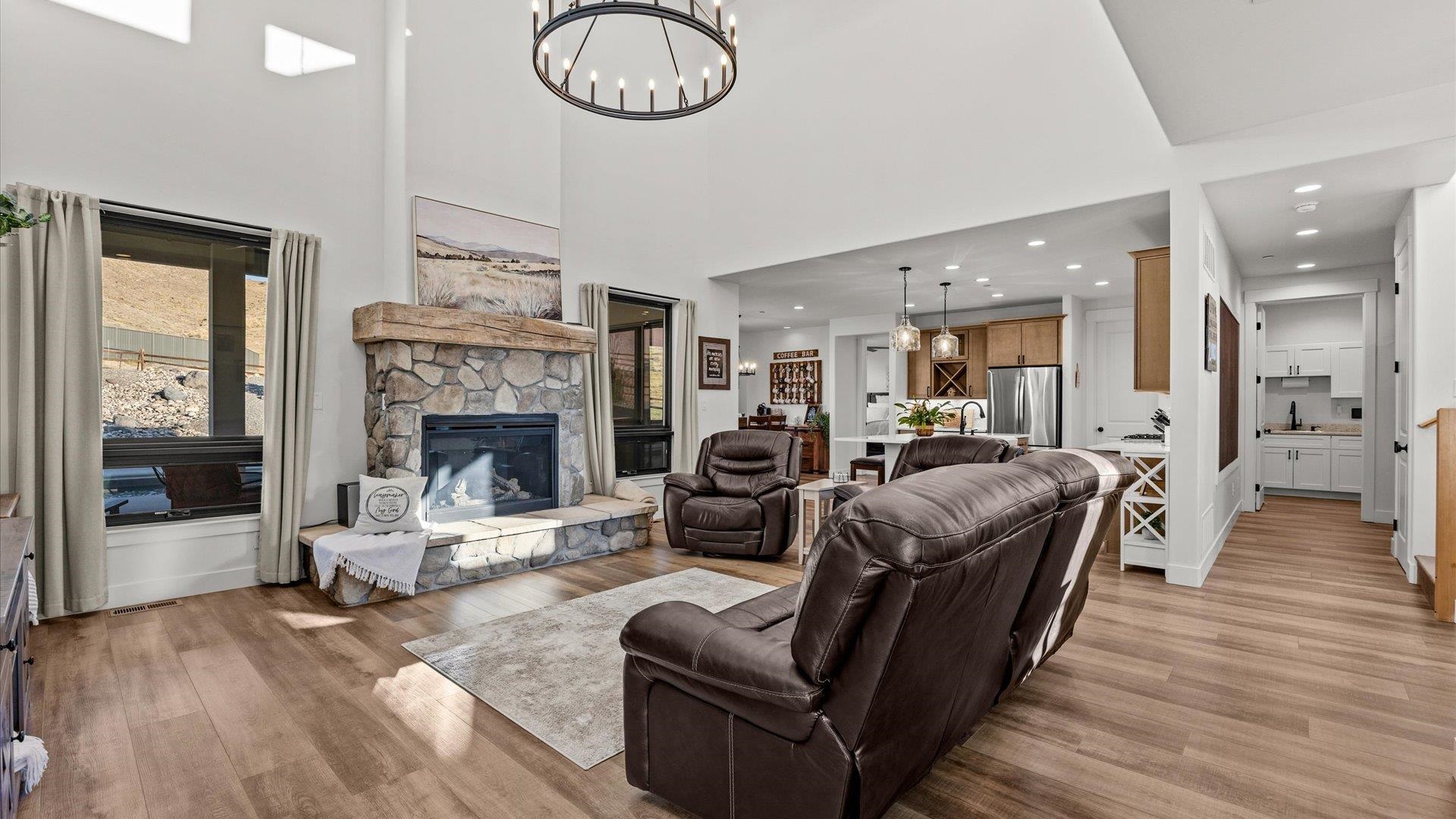 480 Desert Bluff Court Property Photo 12