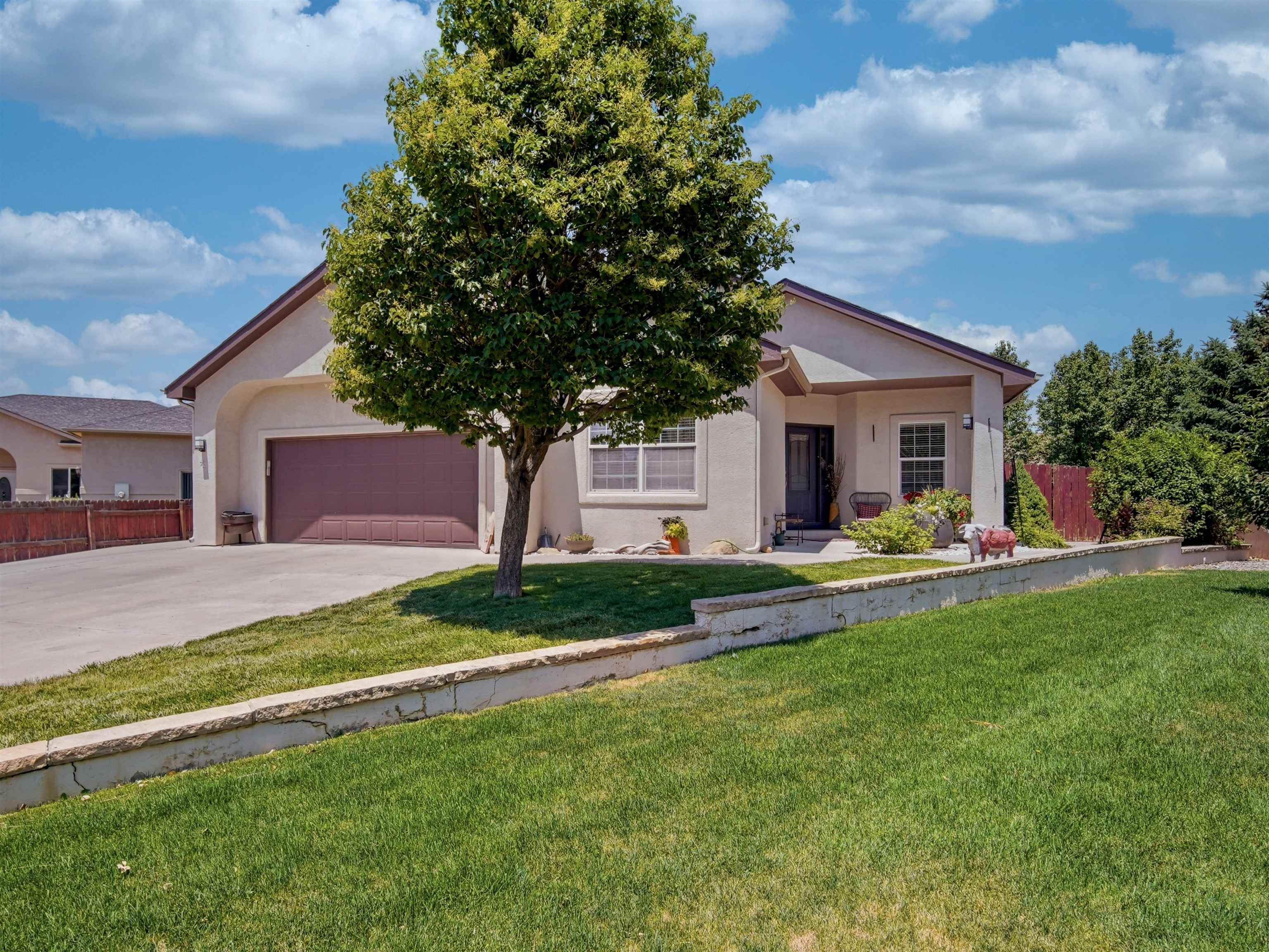 896 Trappers Court Property Photo 2