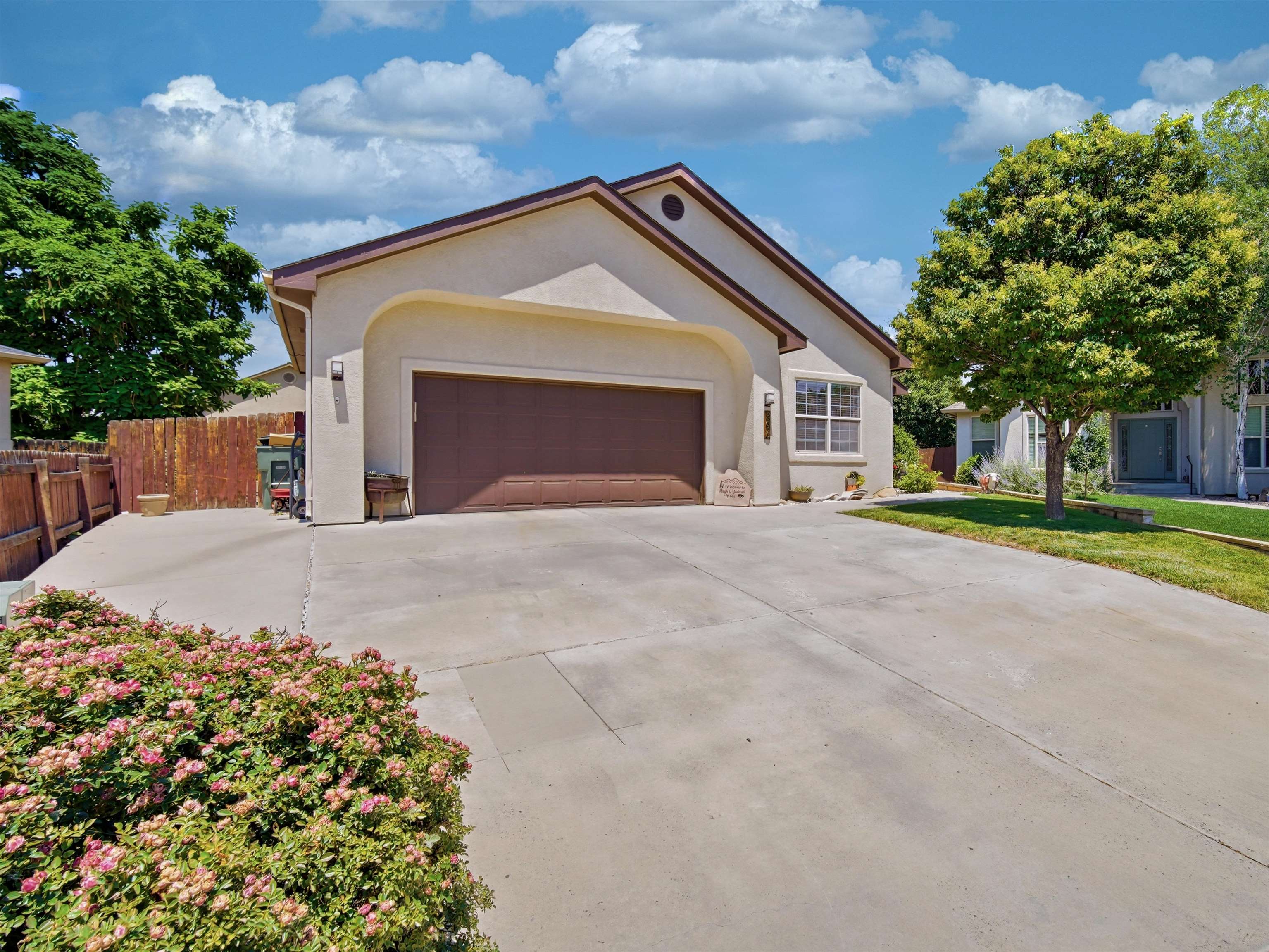 896 Trappers Court Property Photo 3