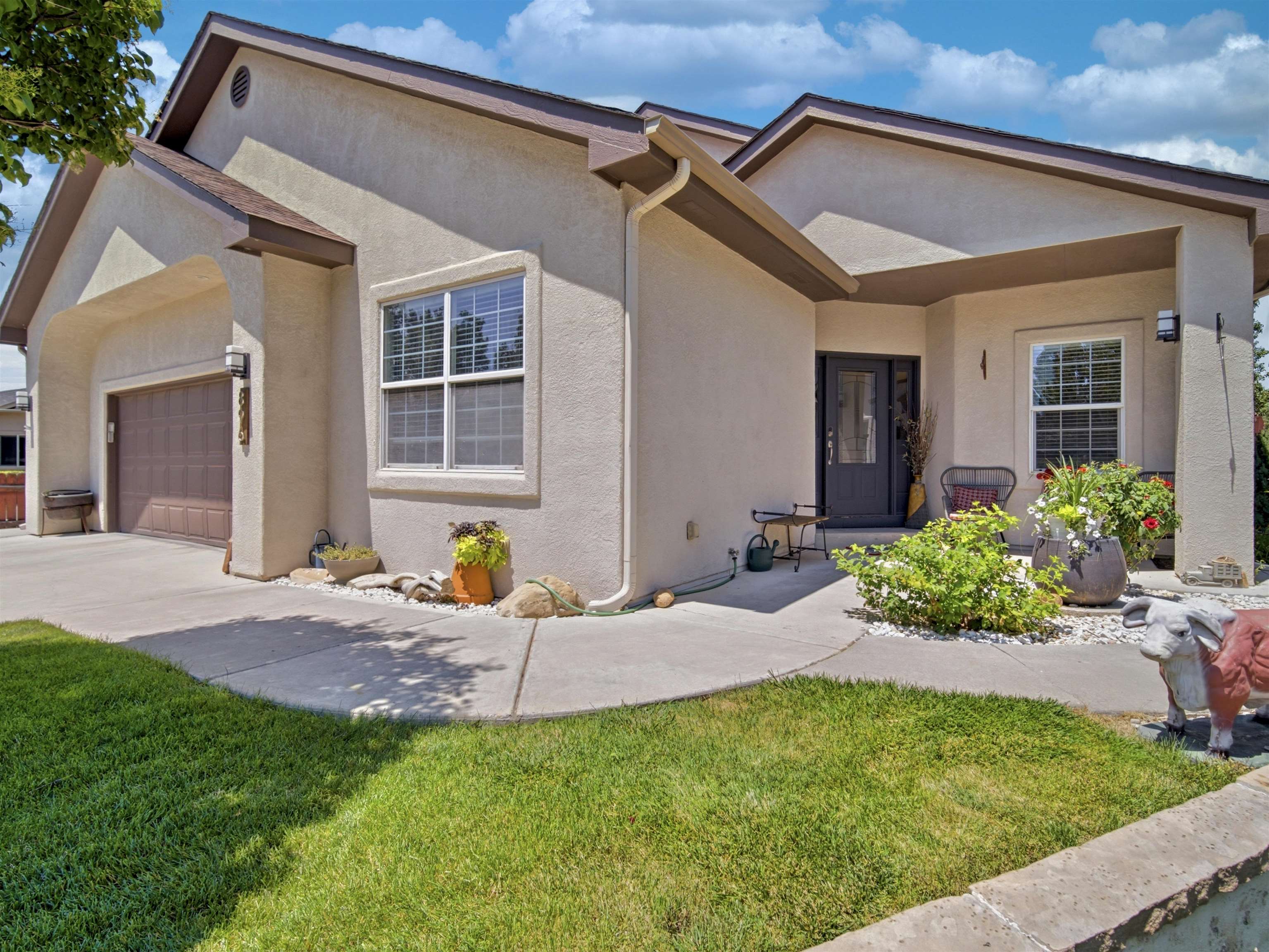 896 Trappers Court Property Photo 4
