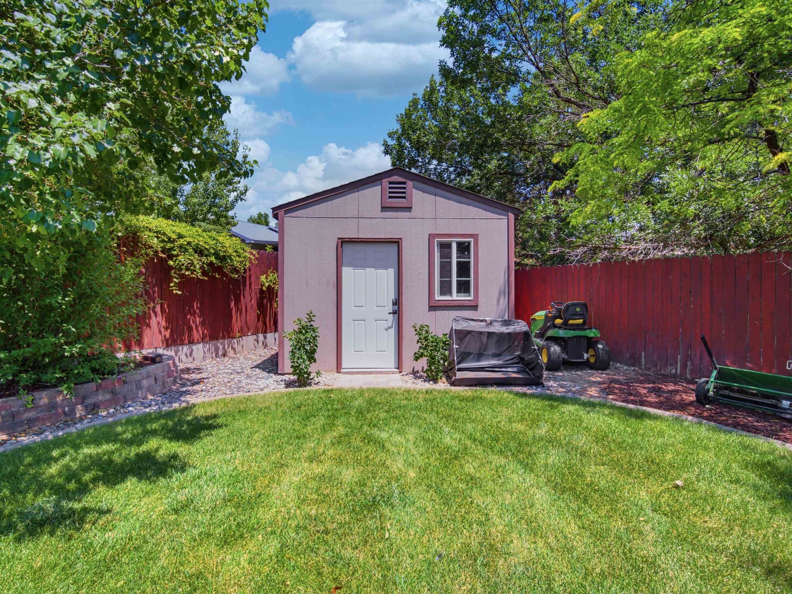 896 Trappers Court Property Photo 34
