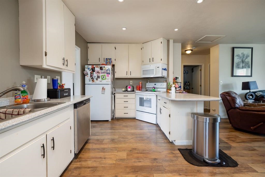 360 5th Street Property Photo 4