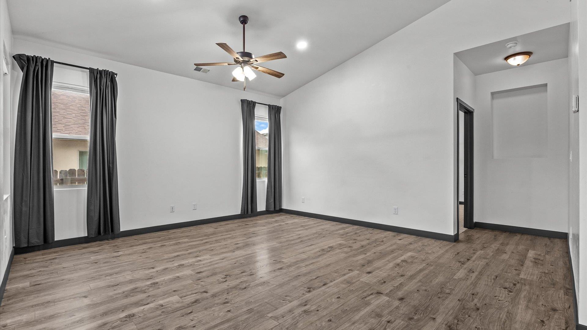 3267 Deerfield Avenue Property Photo 7