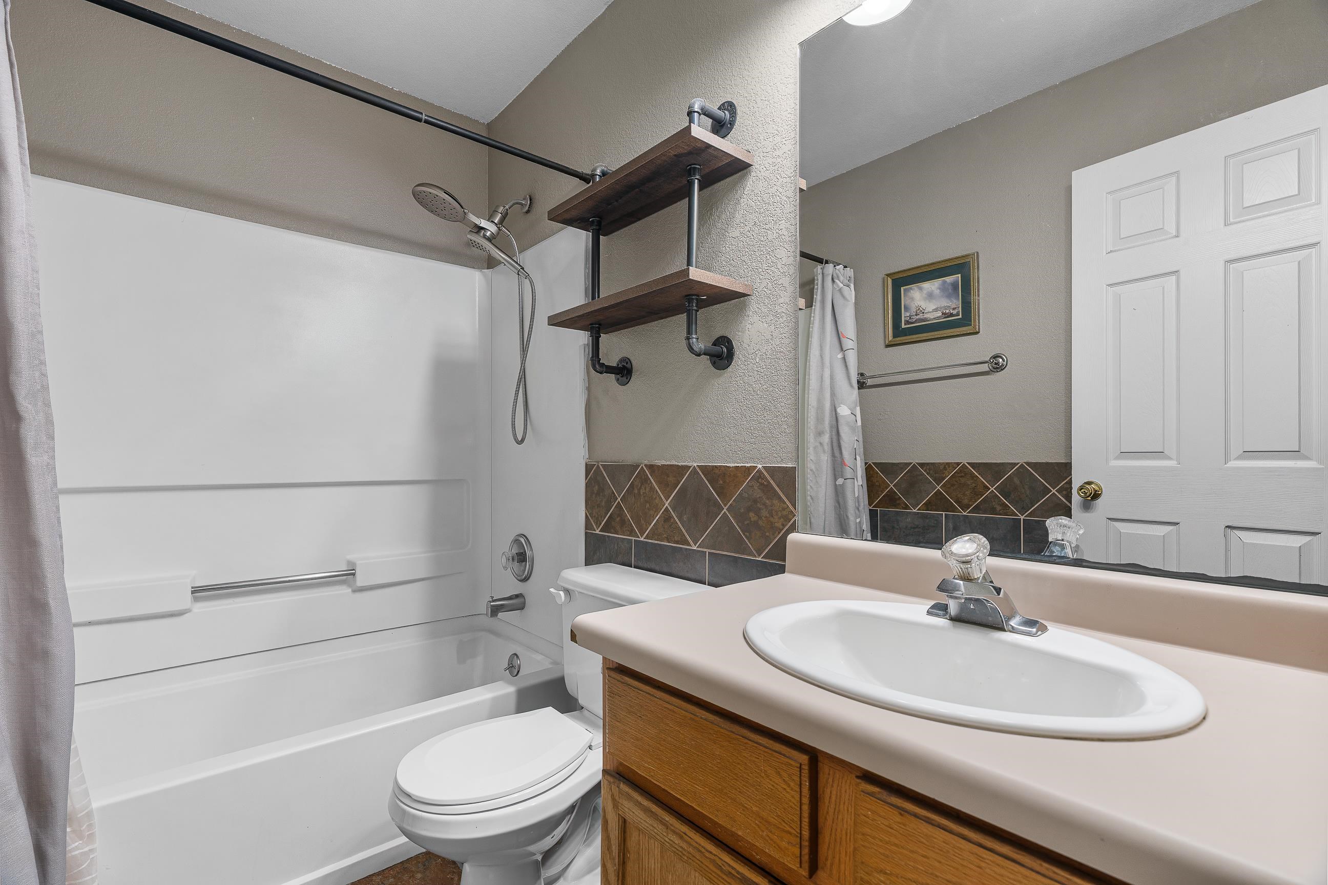 571 E Greenfield Circle Property Photo 9