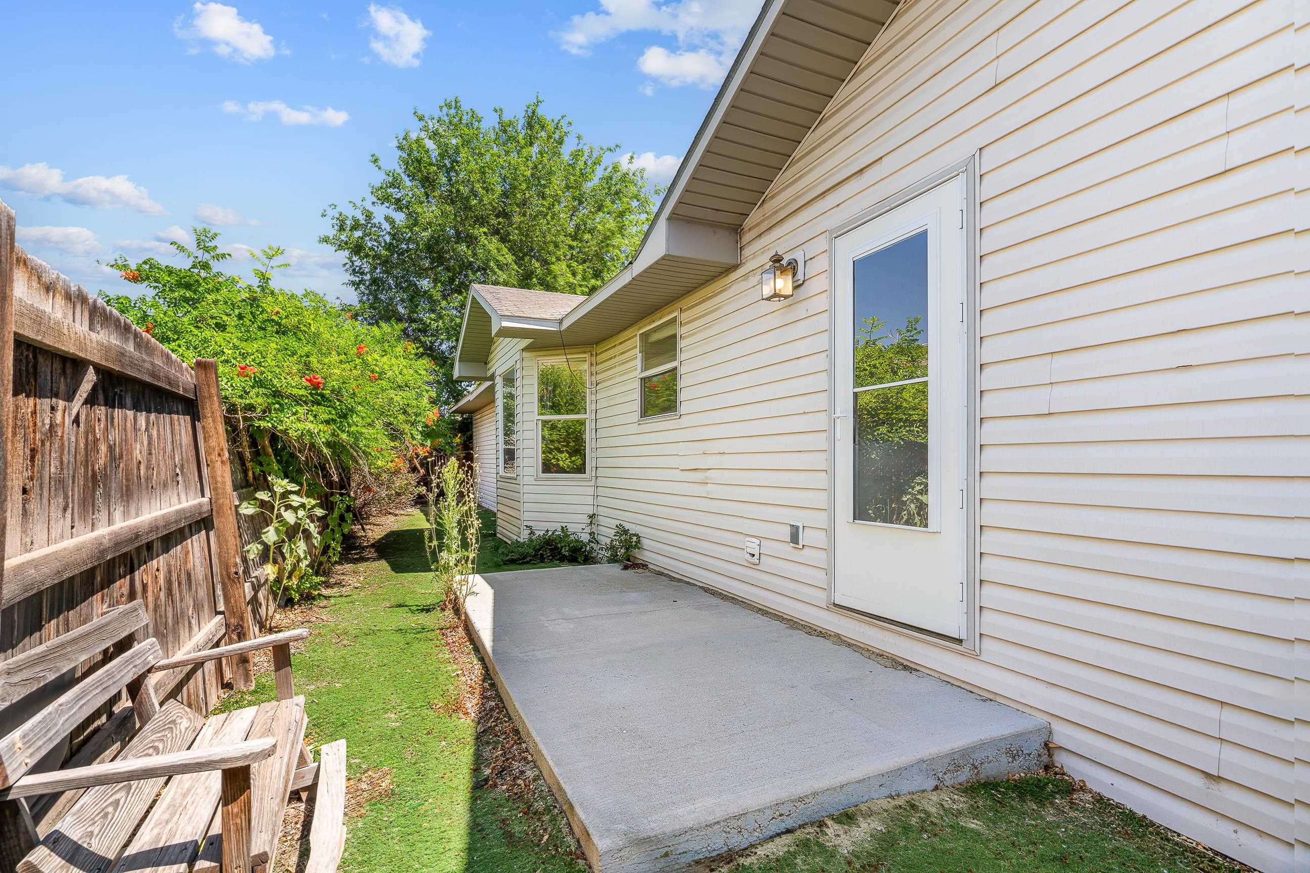 571 E Greenfield Circle Property Photo 14