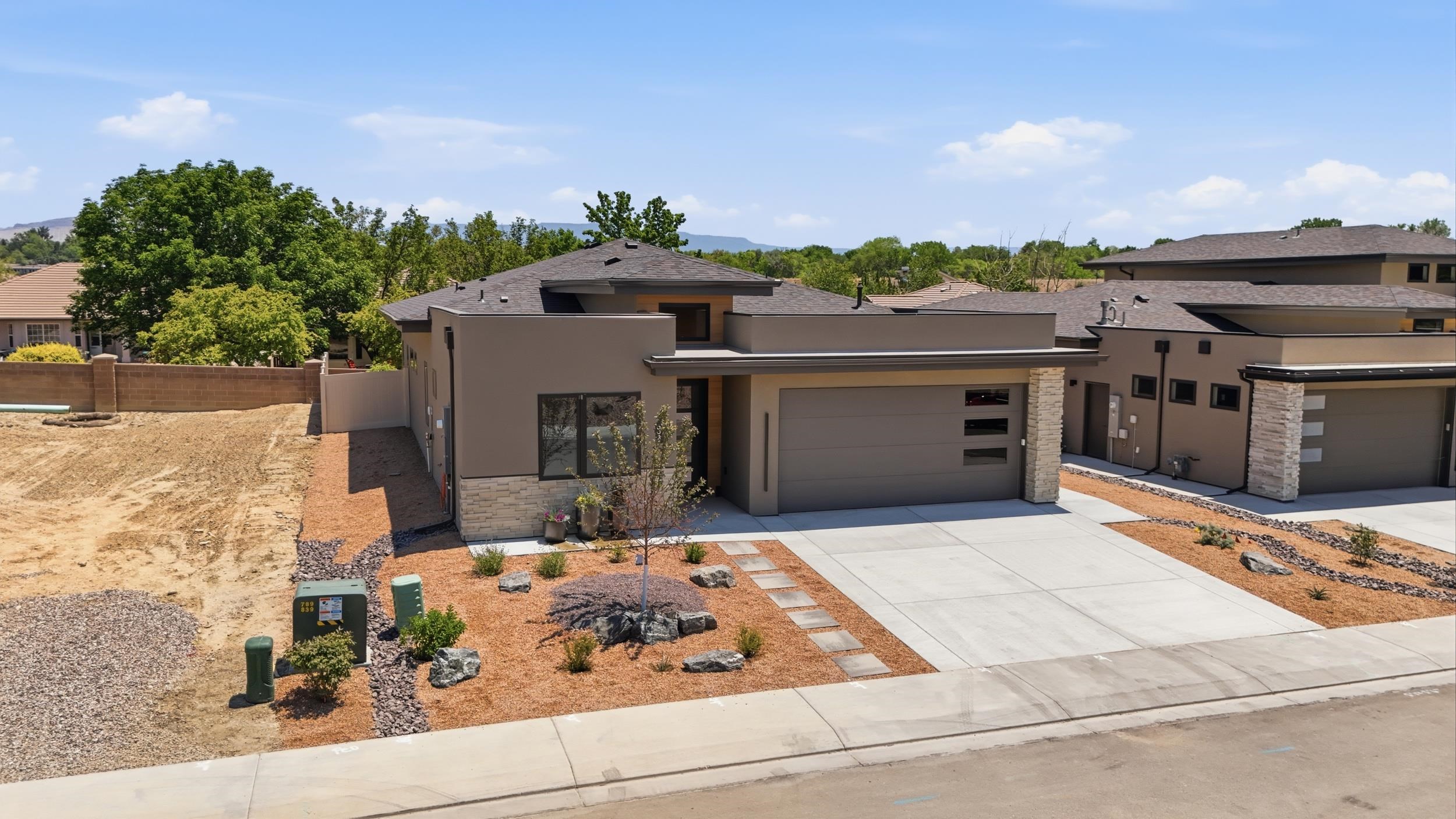 690 Base Court Property Photo 1