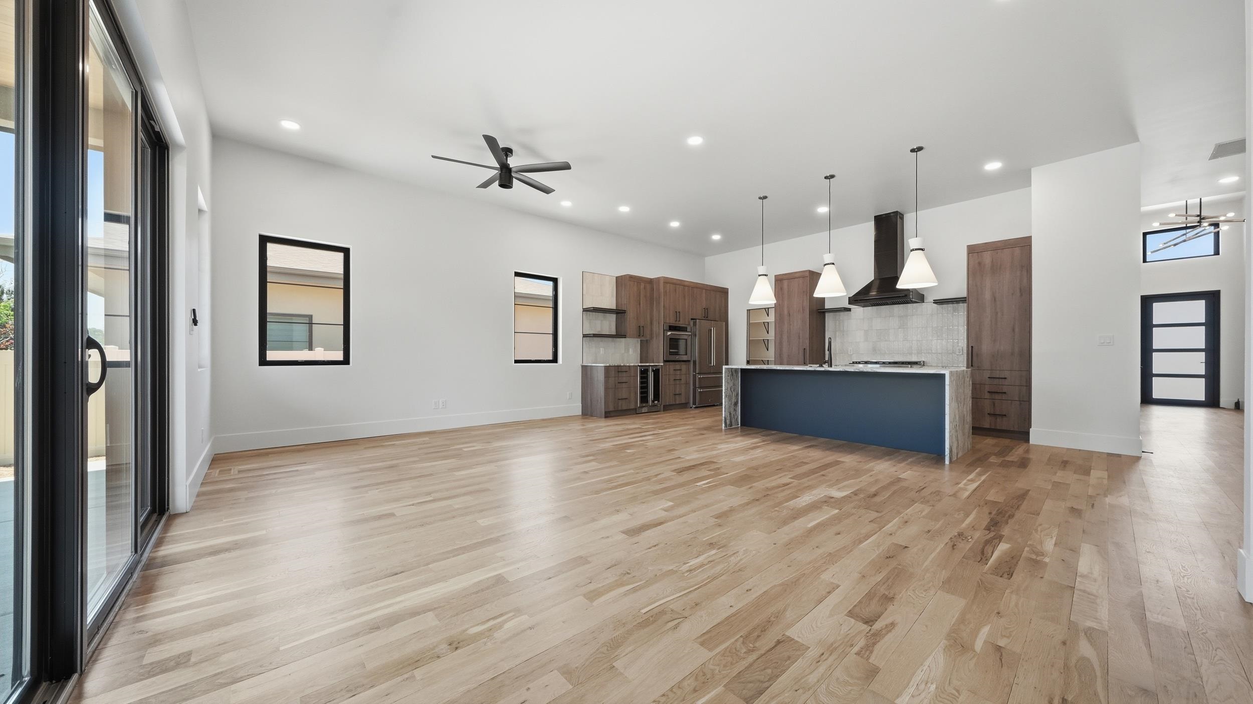 690 Base Court Property Photo 4