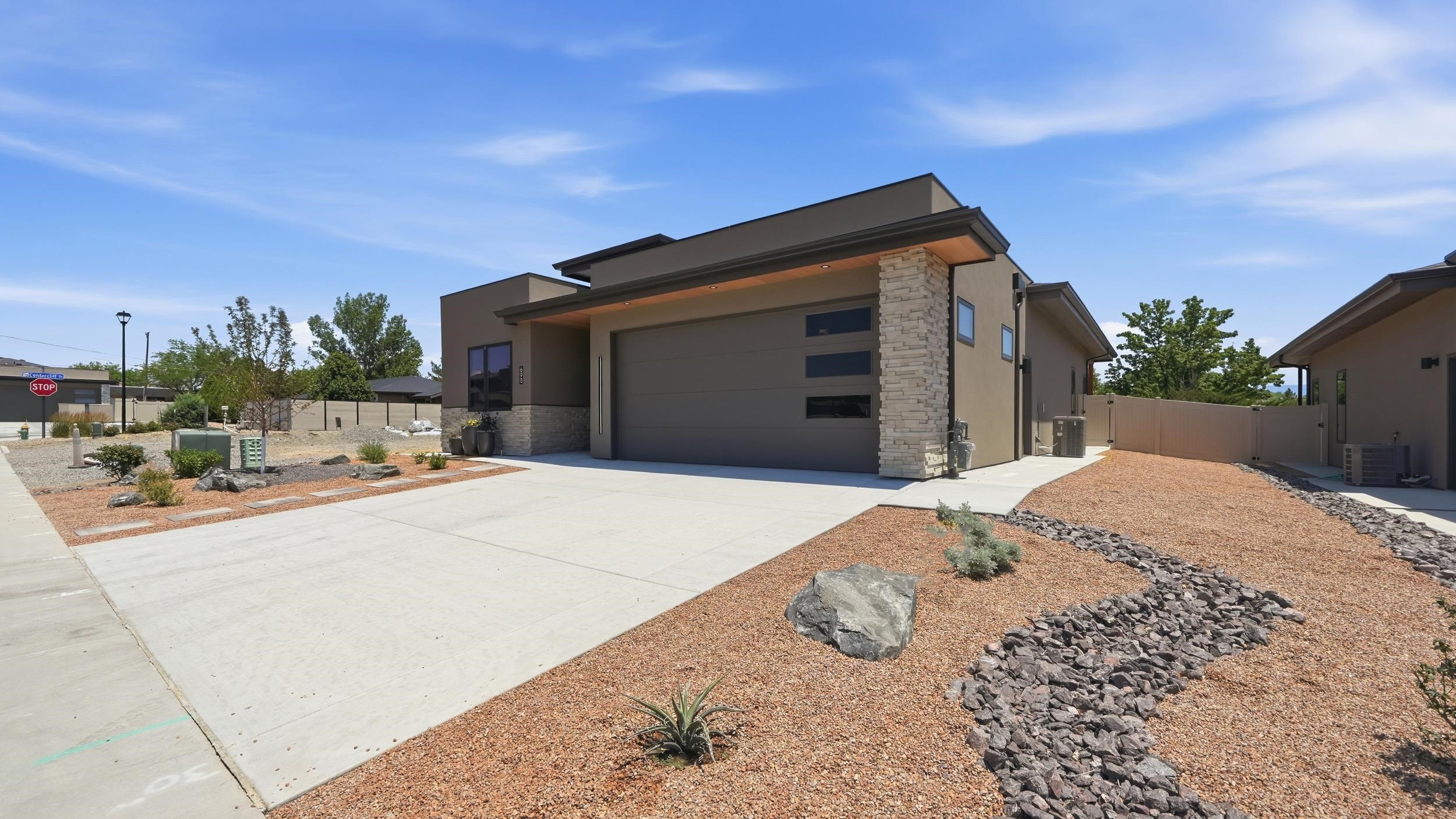 690 Base Court Property Photo 33