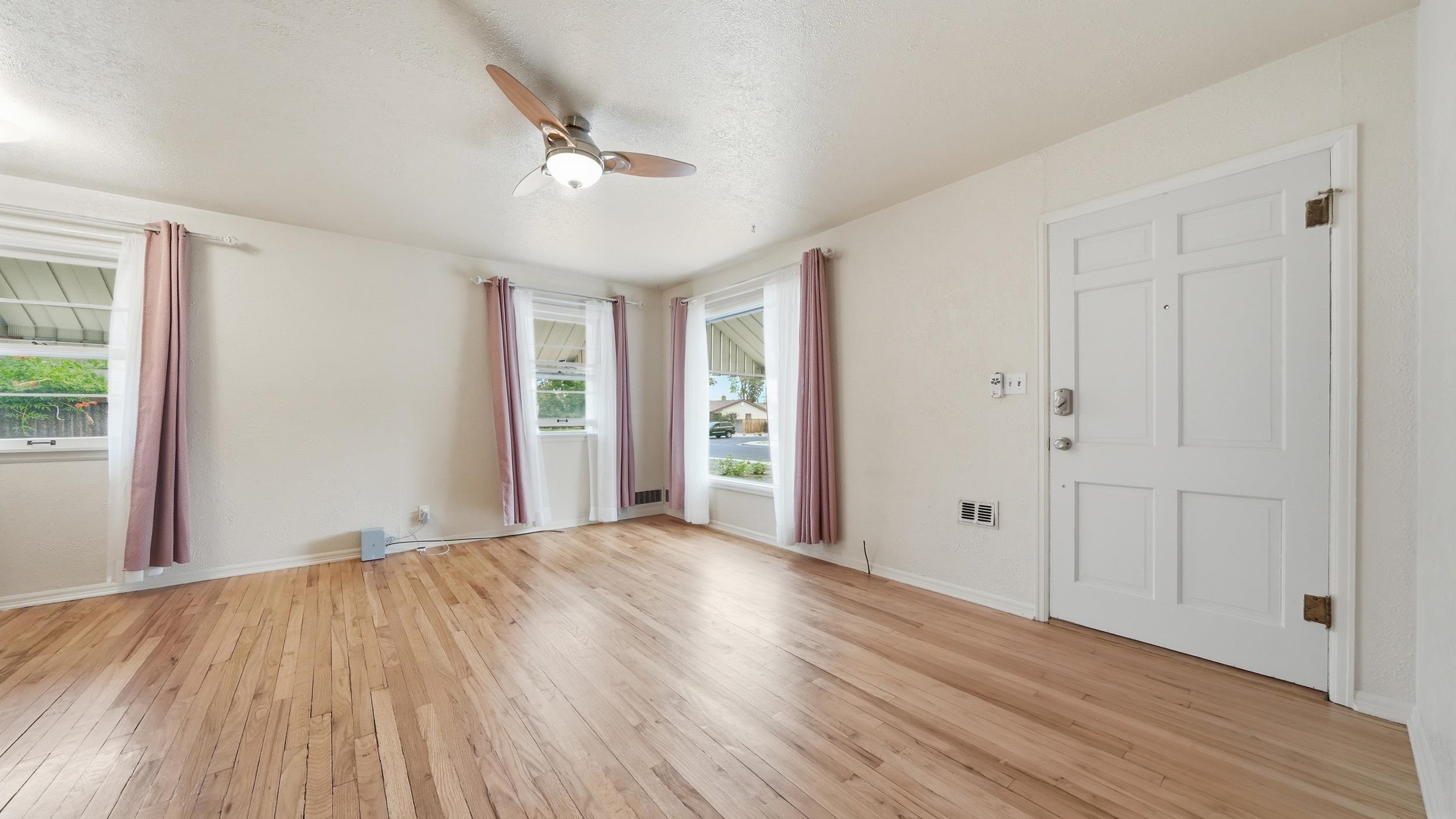 1830 Elm Avenue Property Photo 8