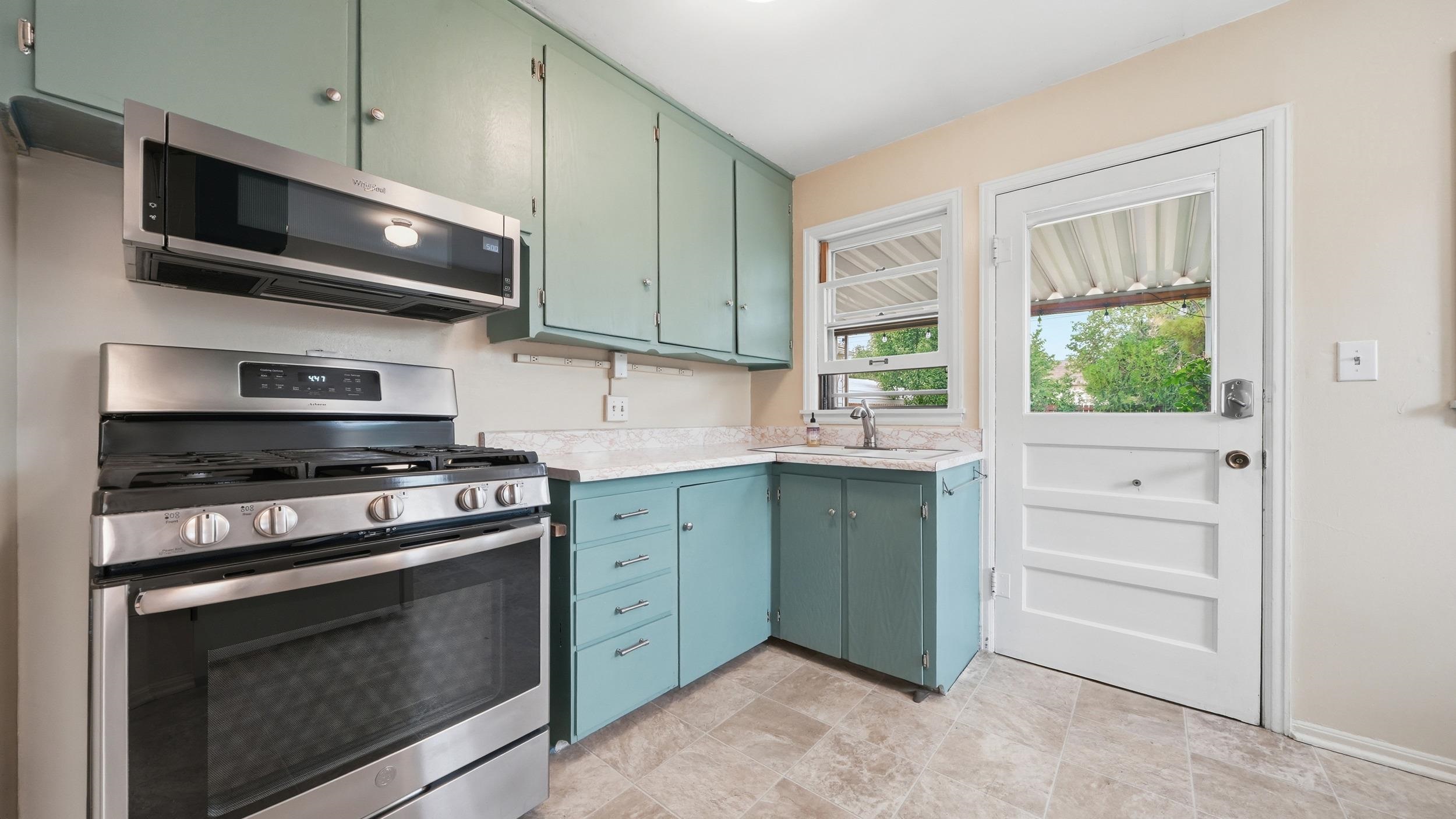 1830 Elm Avenue Property Photo 11