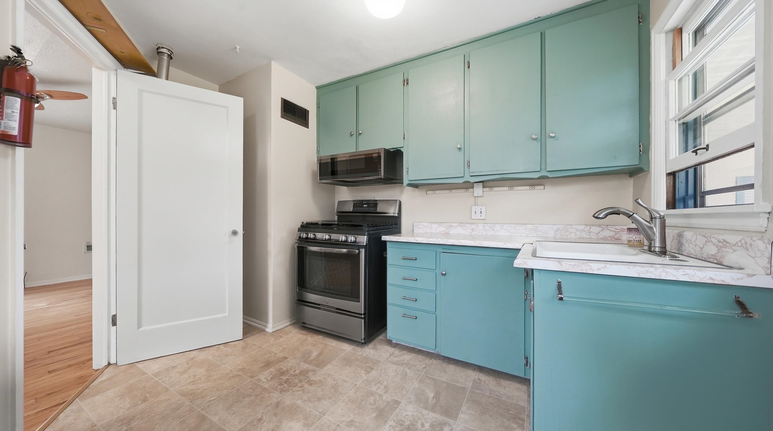 1830 Elm Avenue Property Photo 12