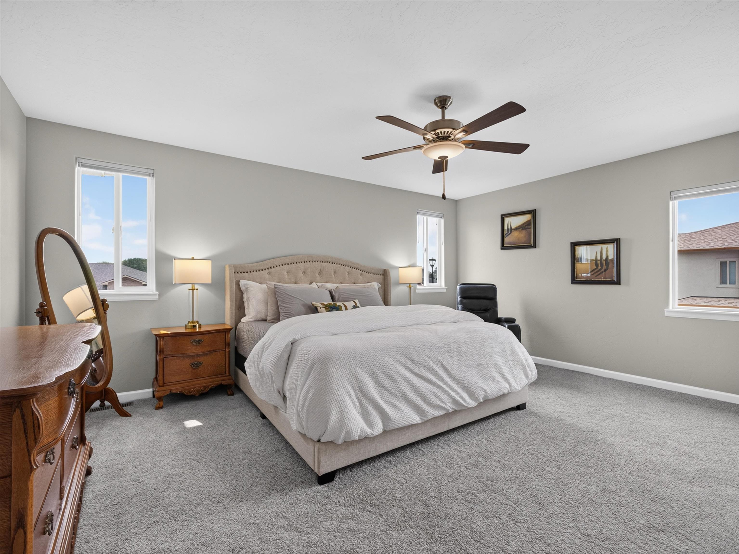 240 Esperanza Court Property Photo 19