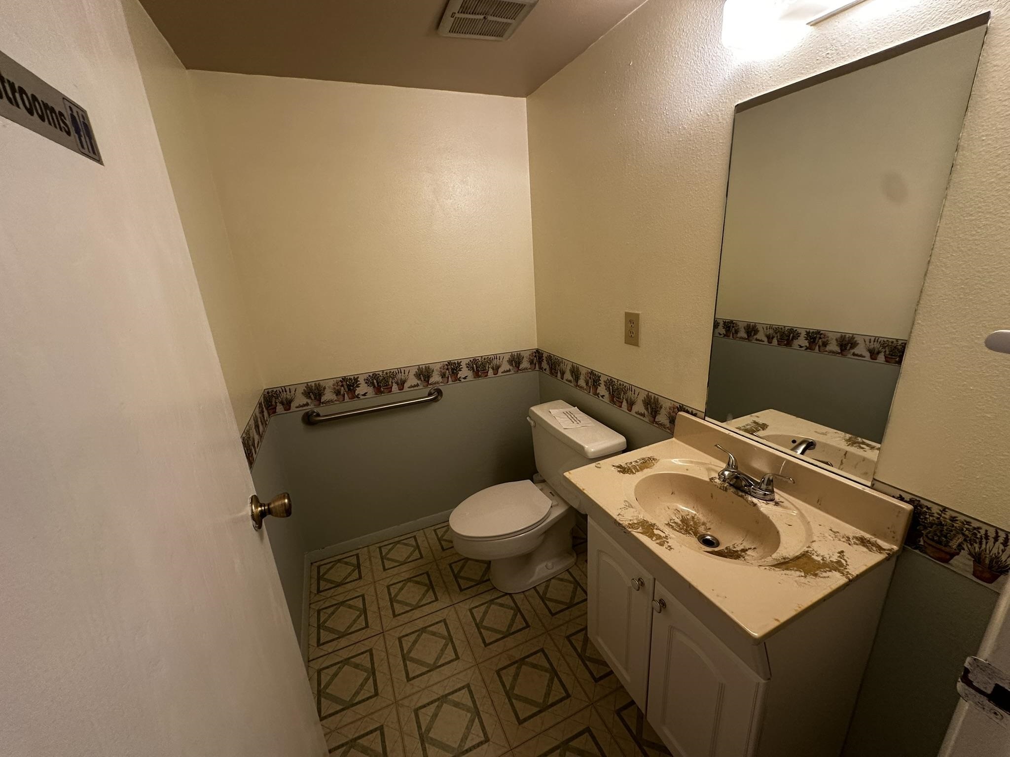 2940 I-70 Business Loop Property Photo 11