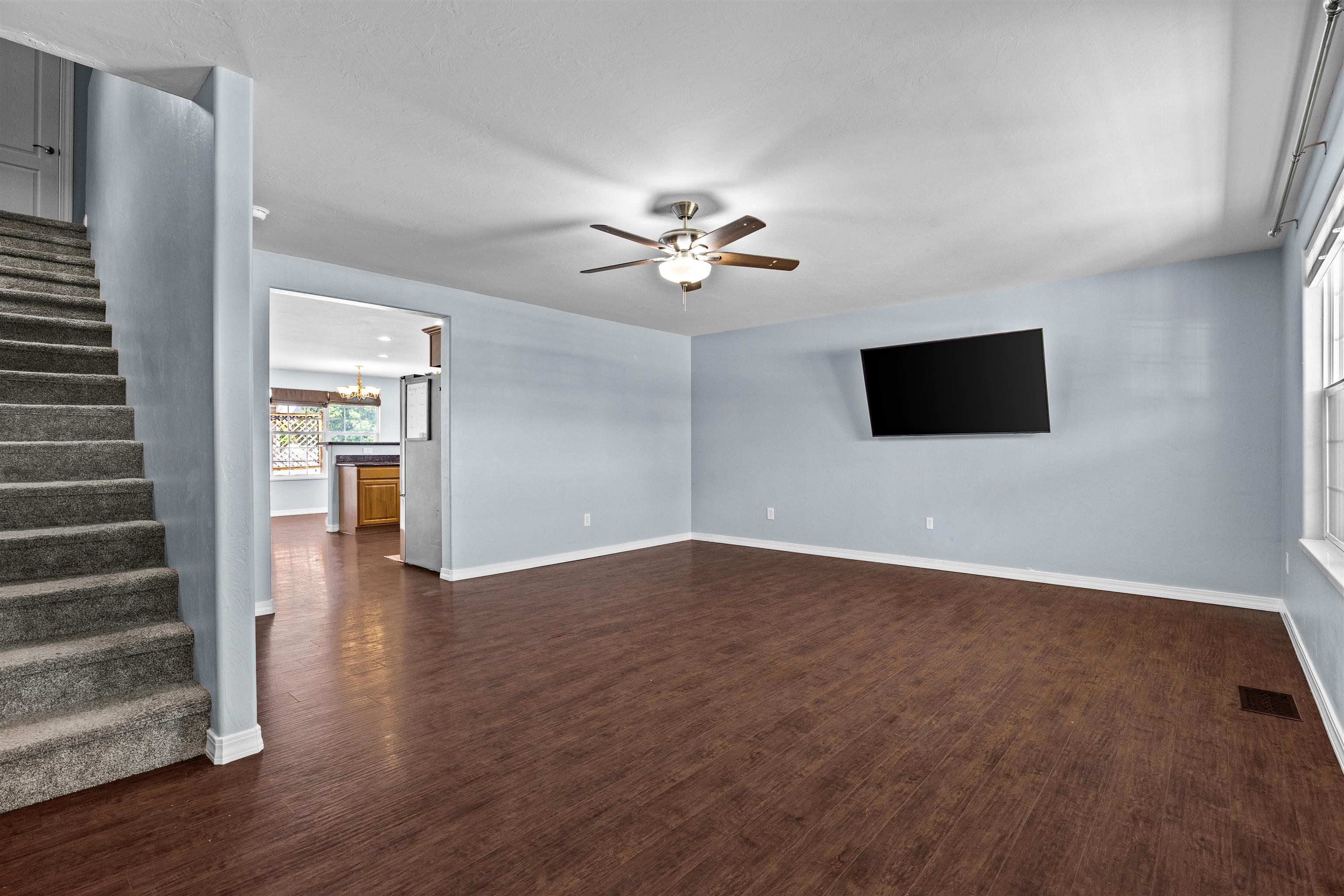 112 Wimberly Drive Property Photo 3