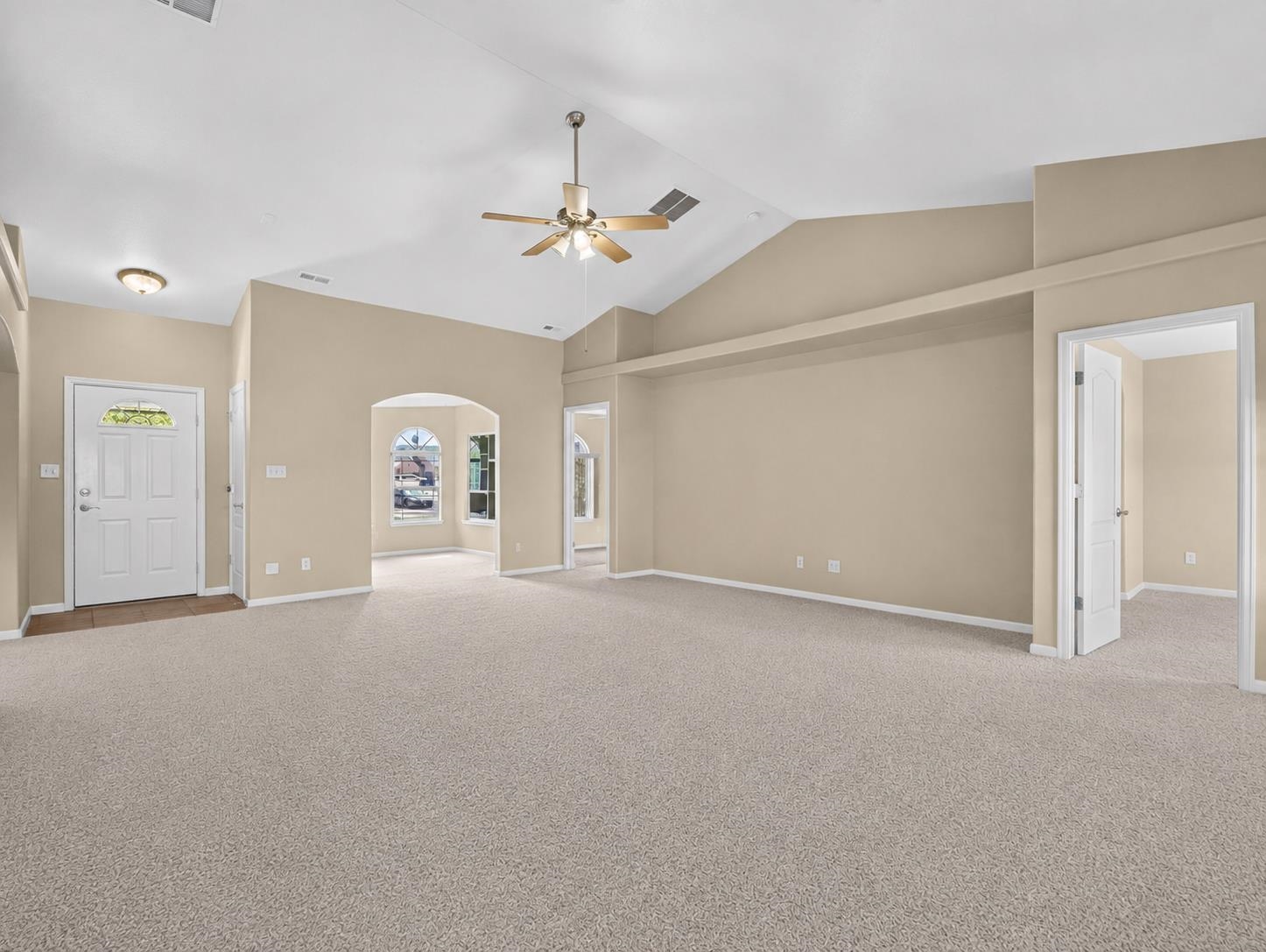 2860 Rock Creek Drive Property Photo 3