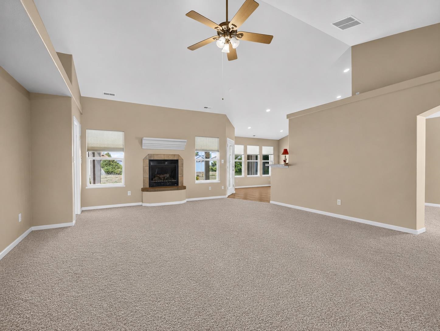 2860 Rock Creek Drive Property Photo 5