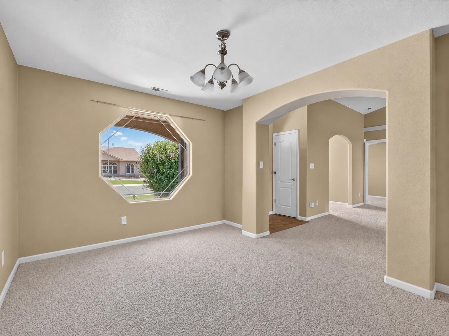 2860 Rock Creek Drive Property Photo 8