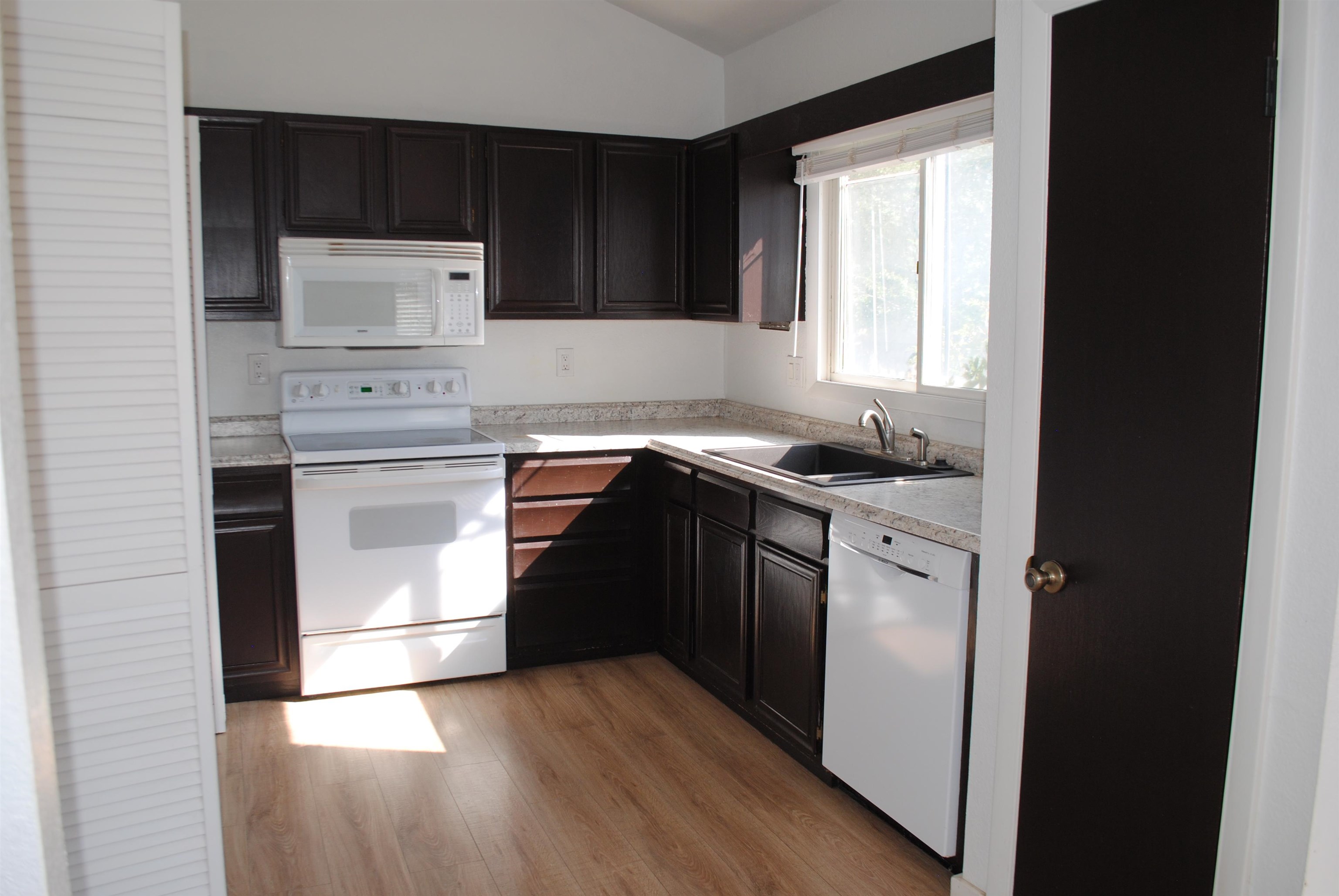 378 1/2 Hidden Valley Circle Property Photo 3