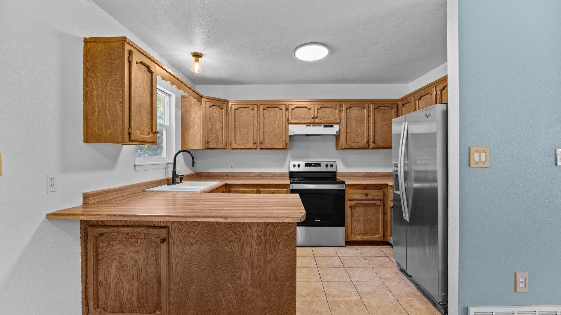 562 Jaquette Lane Property Photo 14