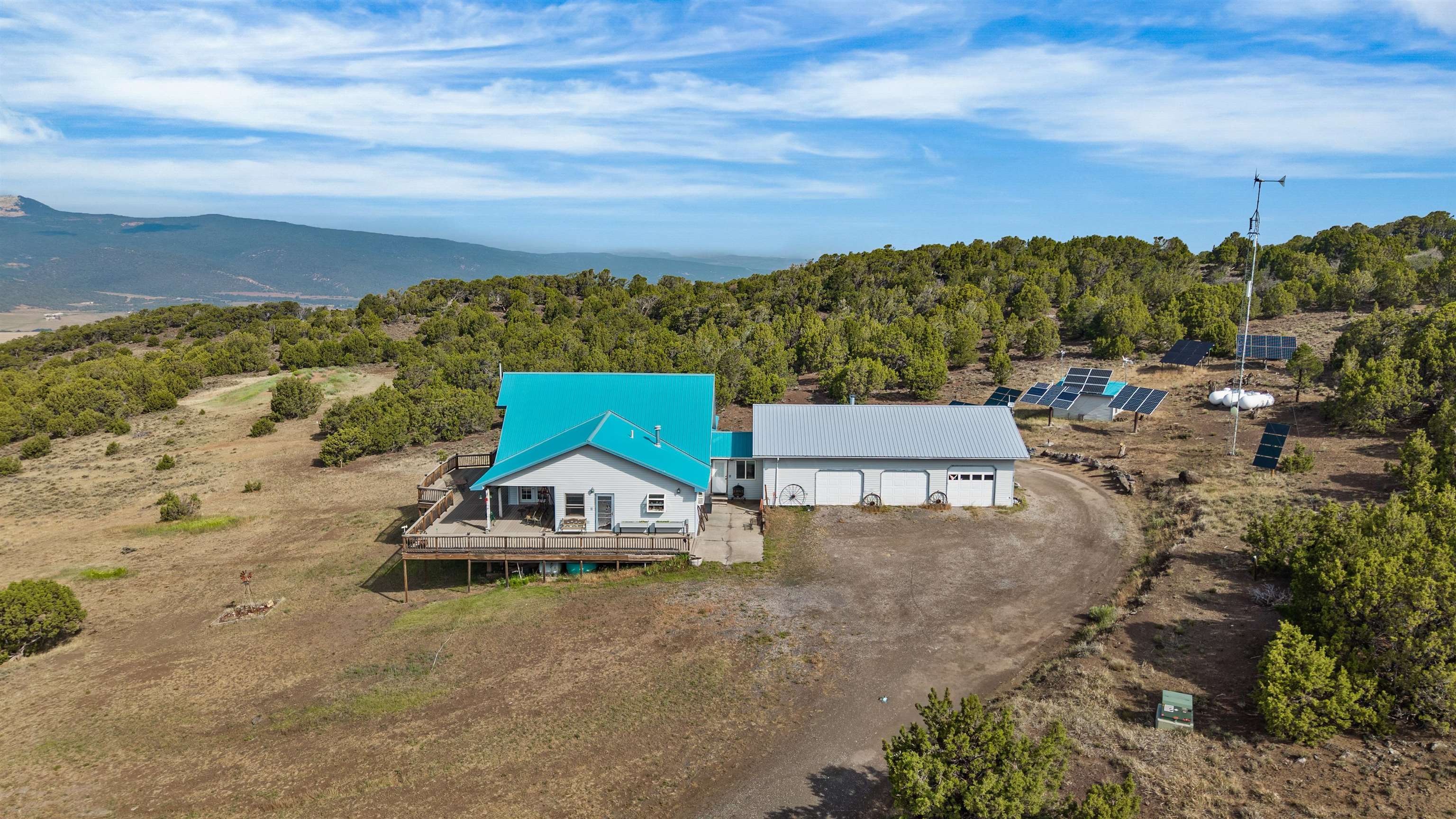 50208 N Coon Creek Road Property Photo 2