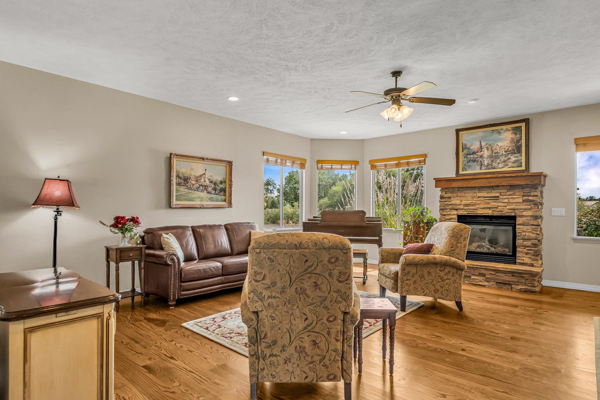2565 G 1/2 Road Property Photo 8