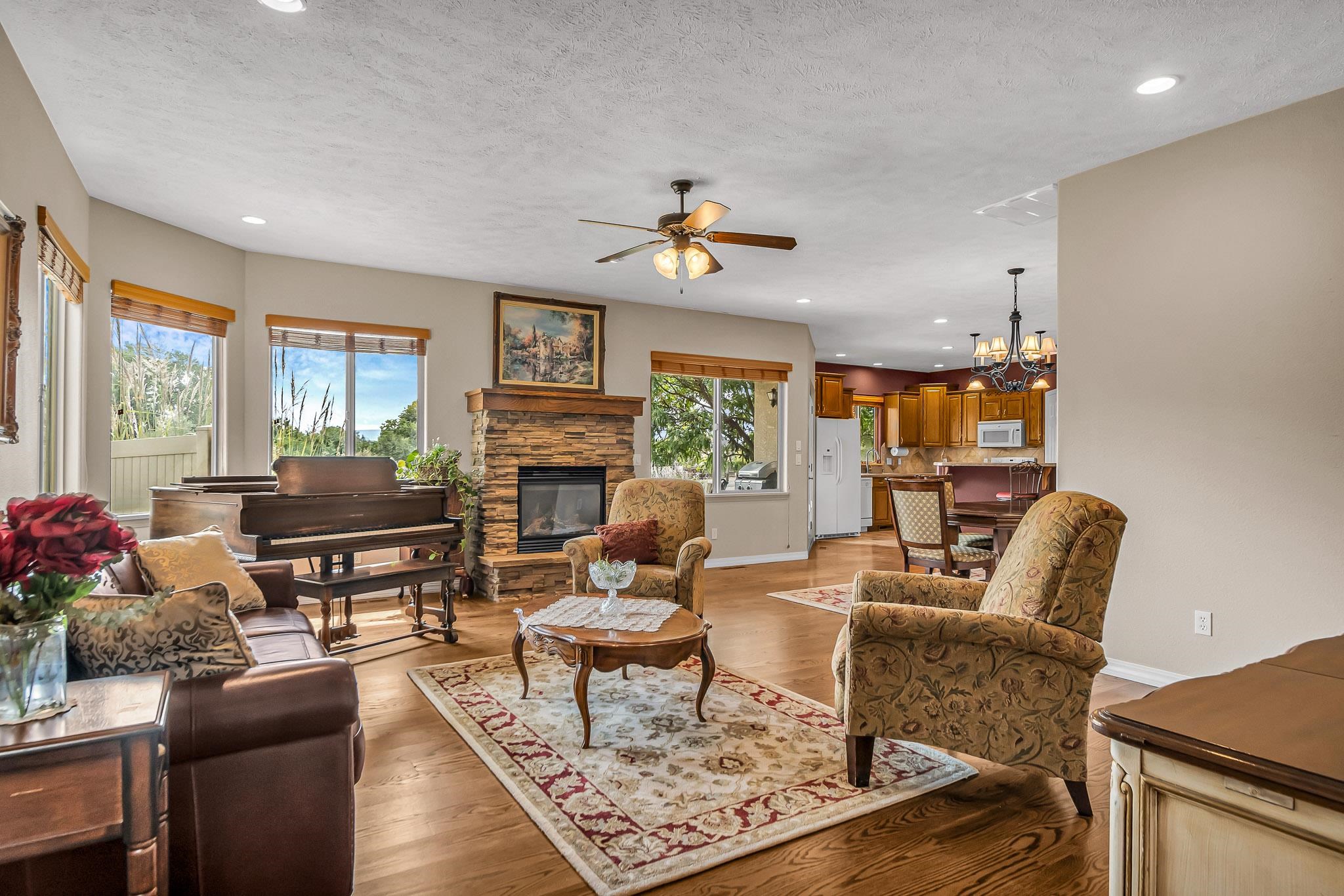 2565 G 1/2 Road Property Photo 9